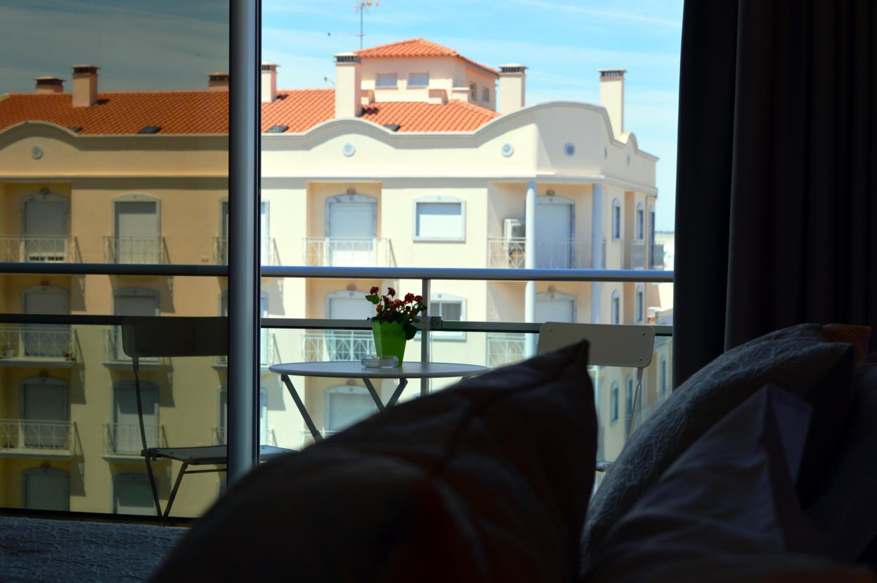 Standard Twin Room - Photo 13