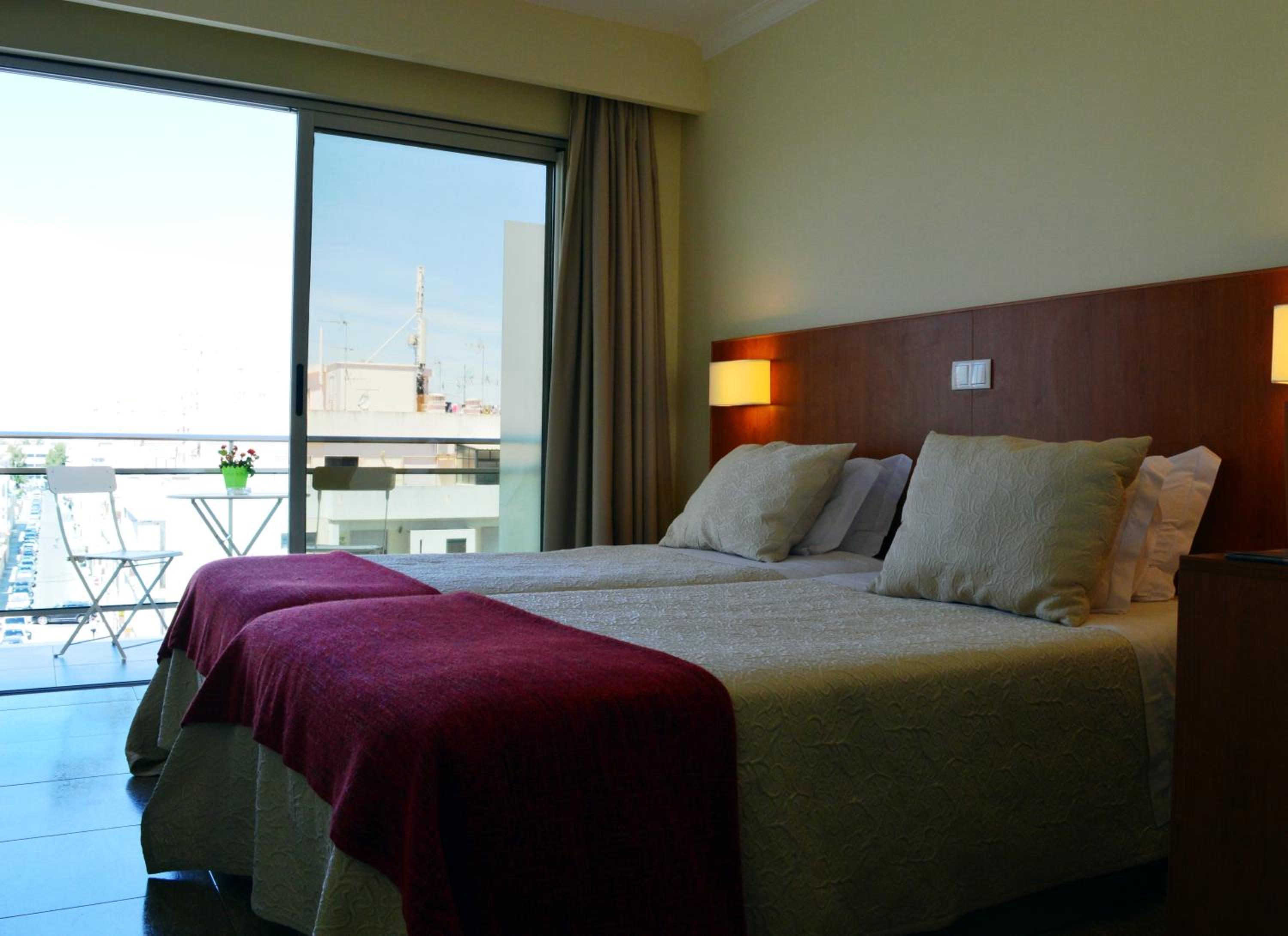 Standard Twin Room - Photo 6