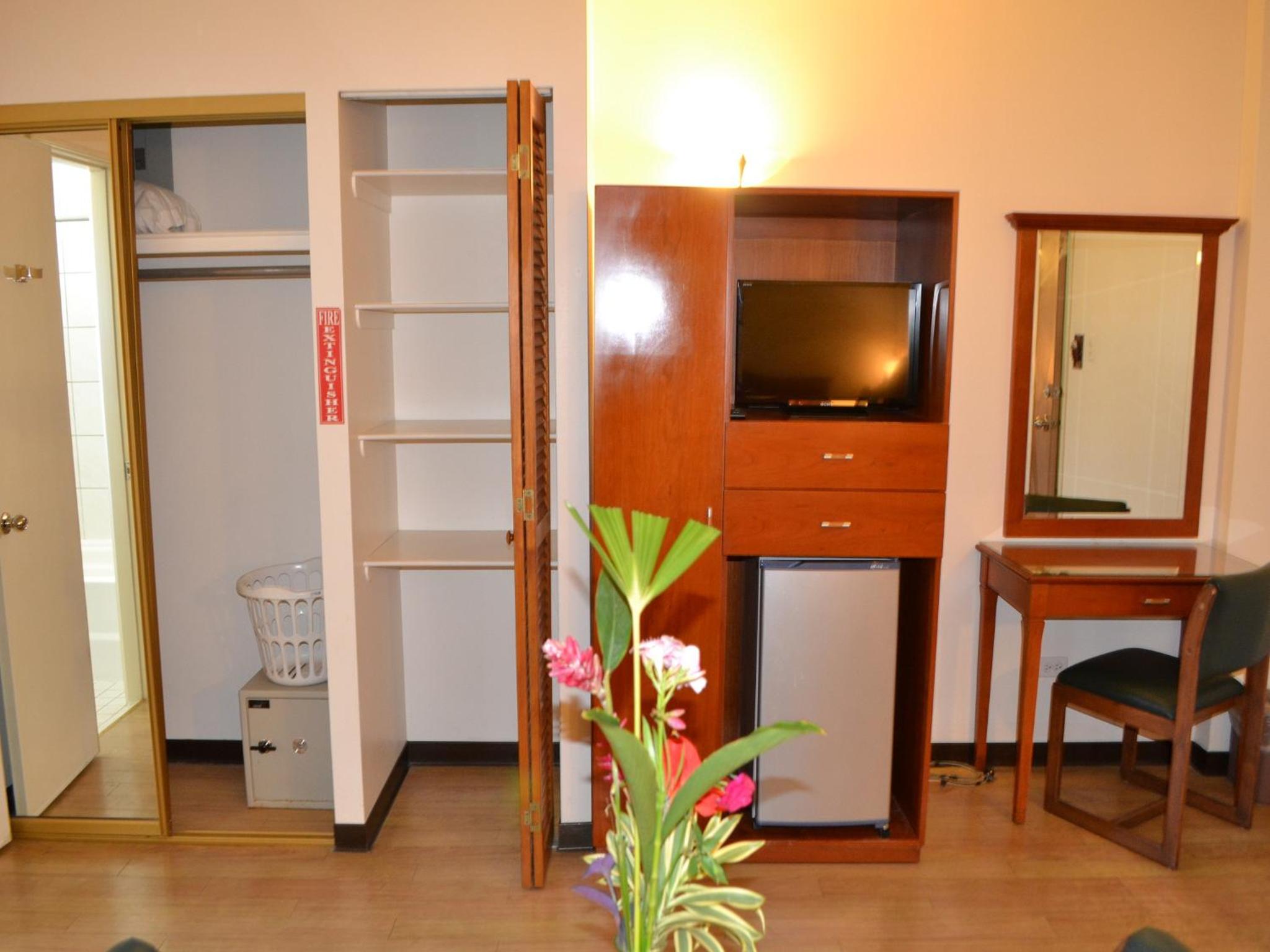 Standard Double or Twin Room - Photo 10