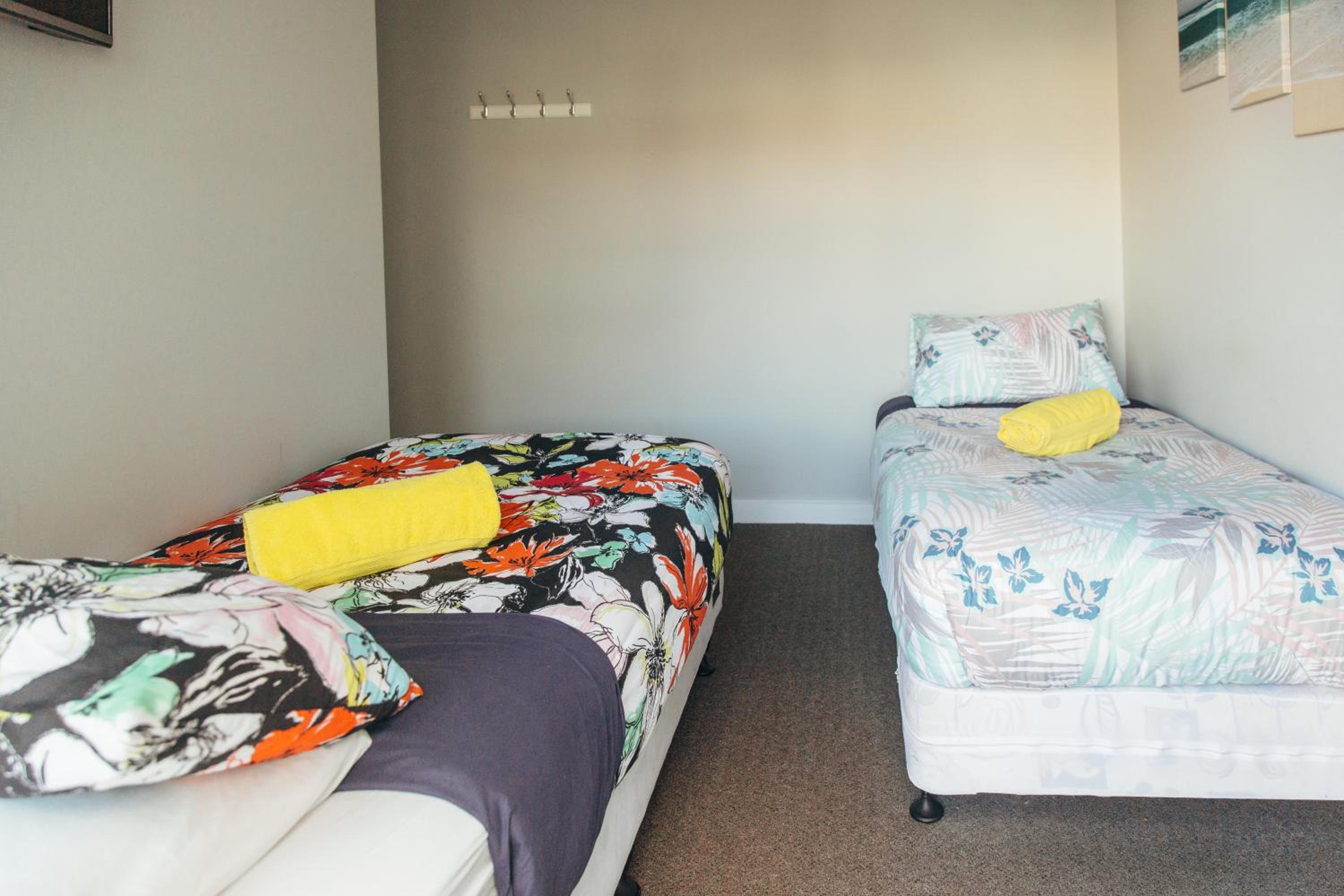 Twin Room with Shared Bathroom photo 1