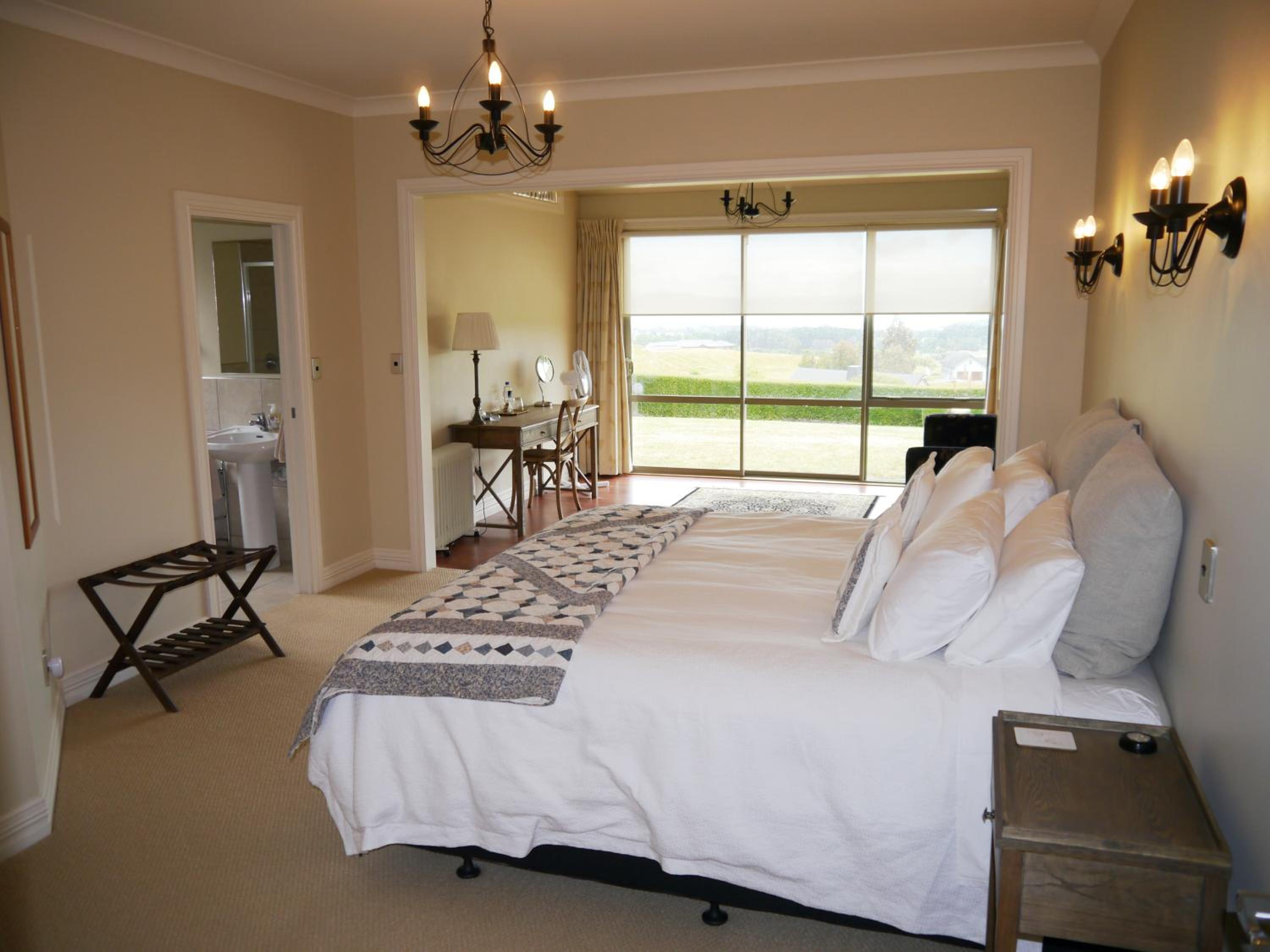 Deluxe Double or Twin Room with Lake View photo 1