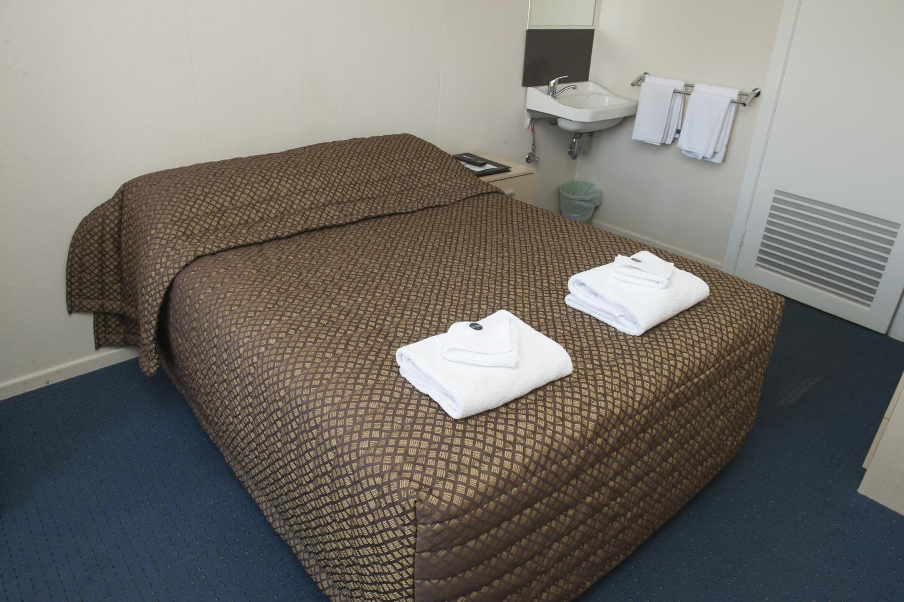 Budget Double Room photo 2