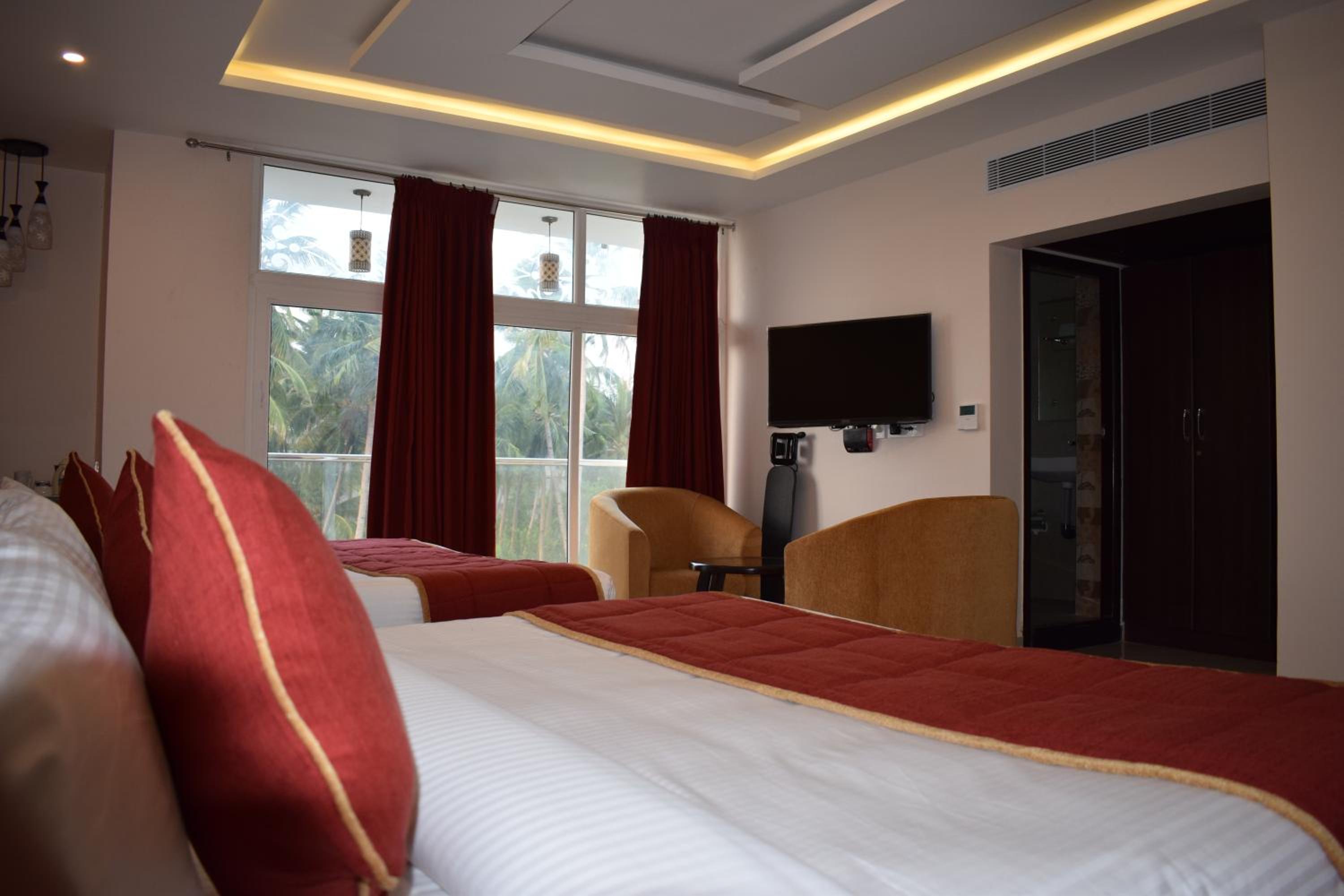 Deluxe Suite - Photo 21
