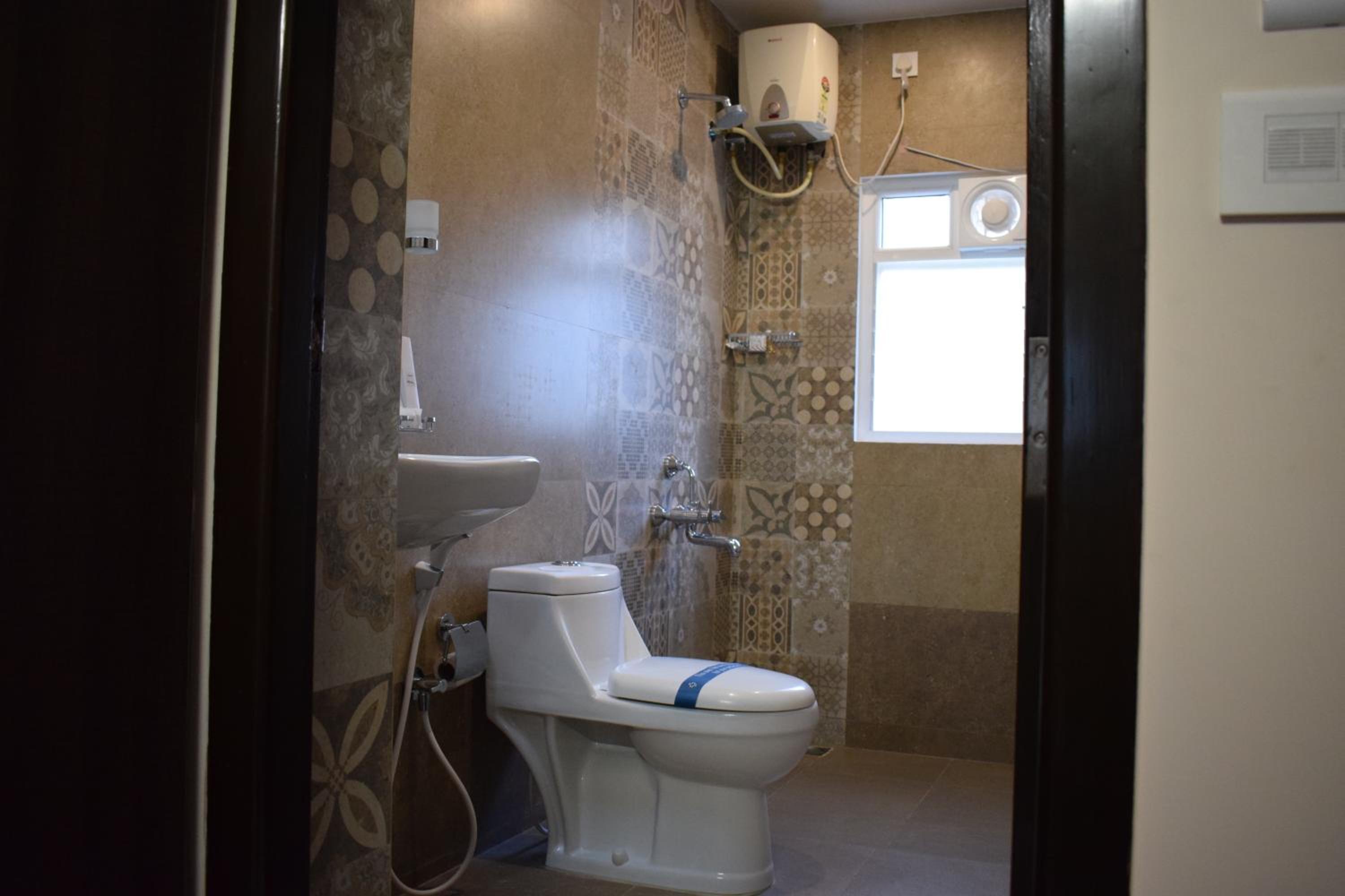 Deluxe Suite - Photo 31