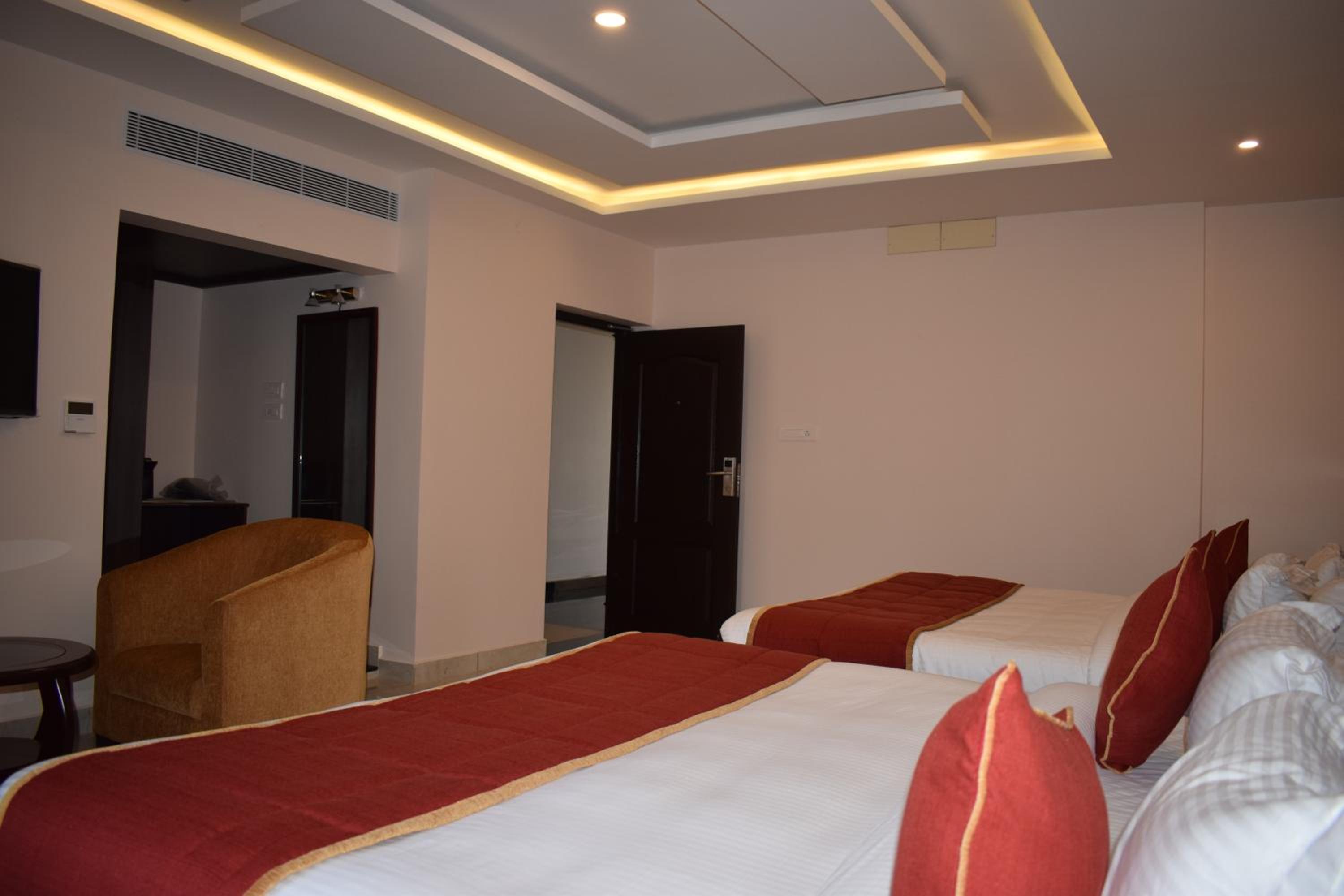 Deluxe Suite - Photo 19