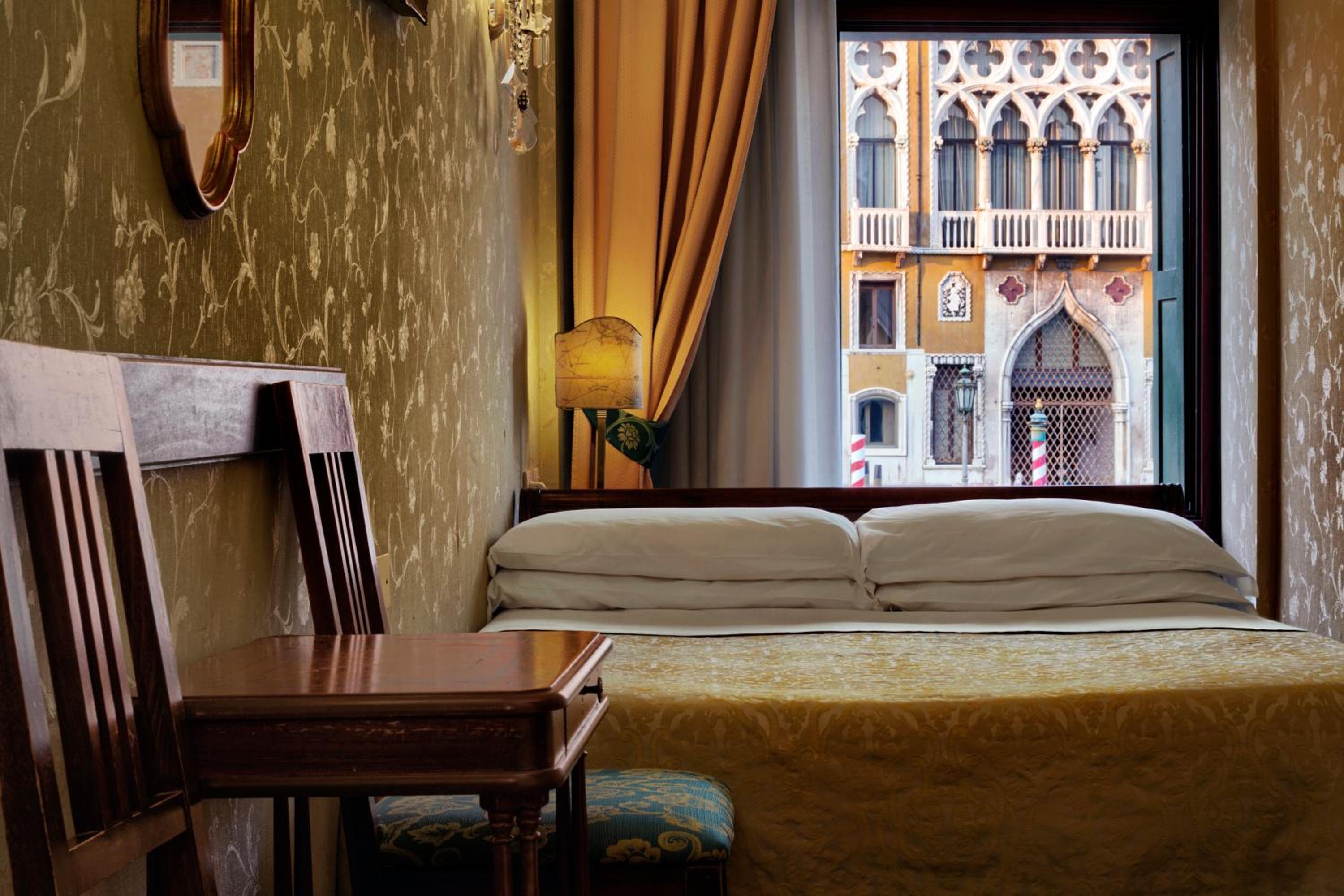Single Room with Canal View photo 1
