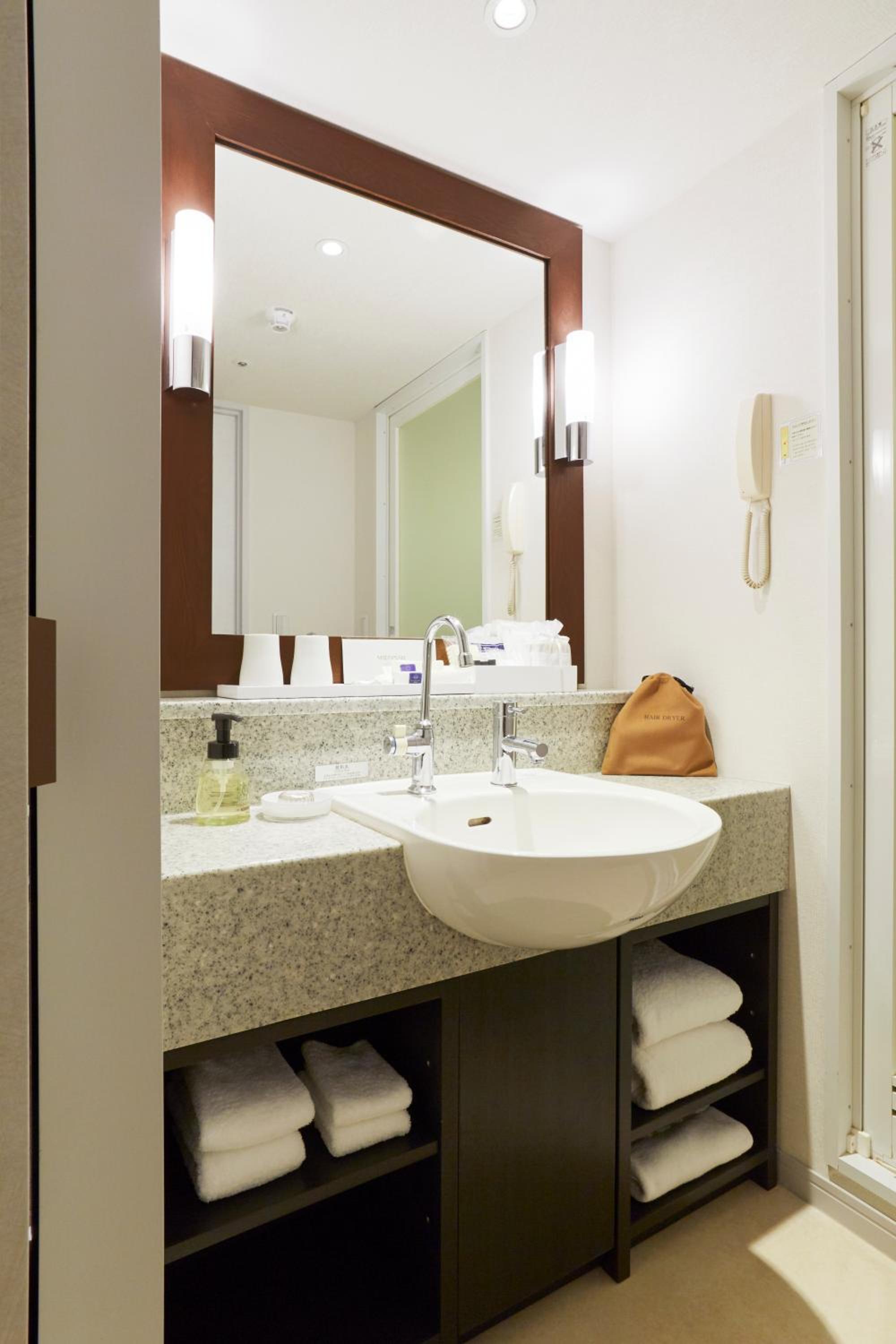 Premier Large Twin Room - Non-Smoking - Photo 4