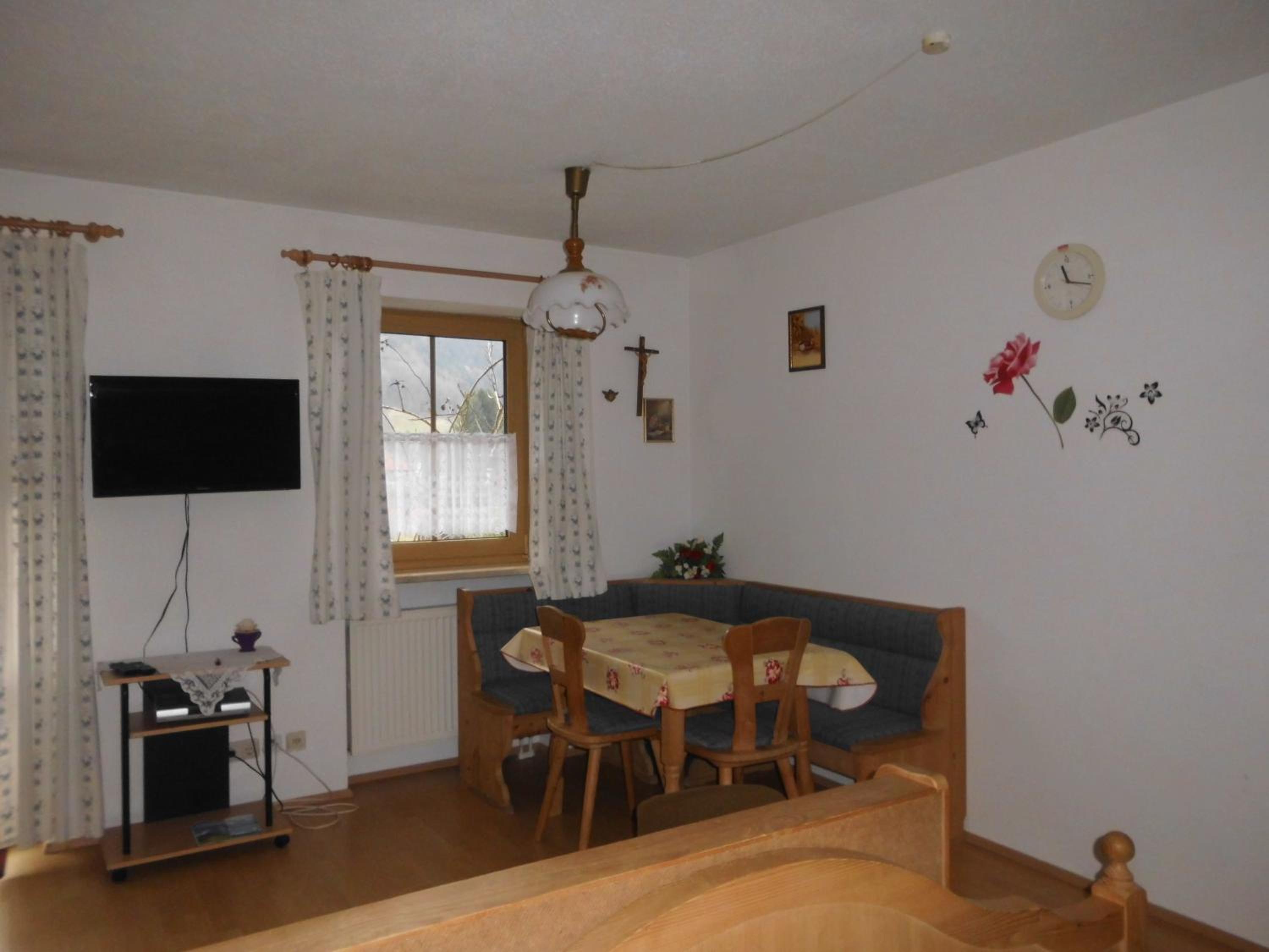 Apartment photo 2
