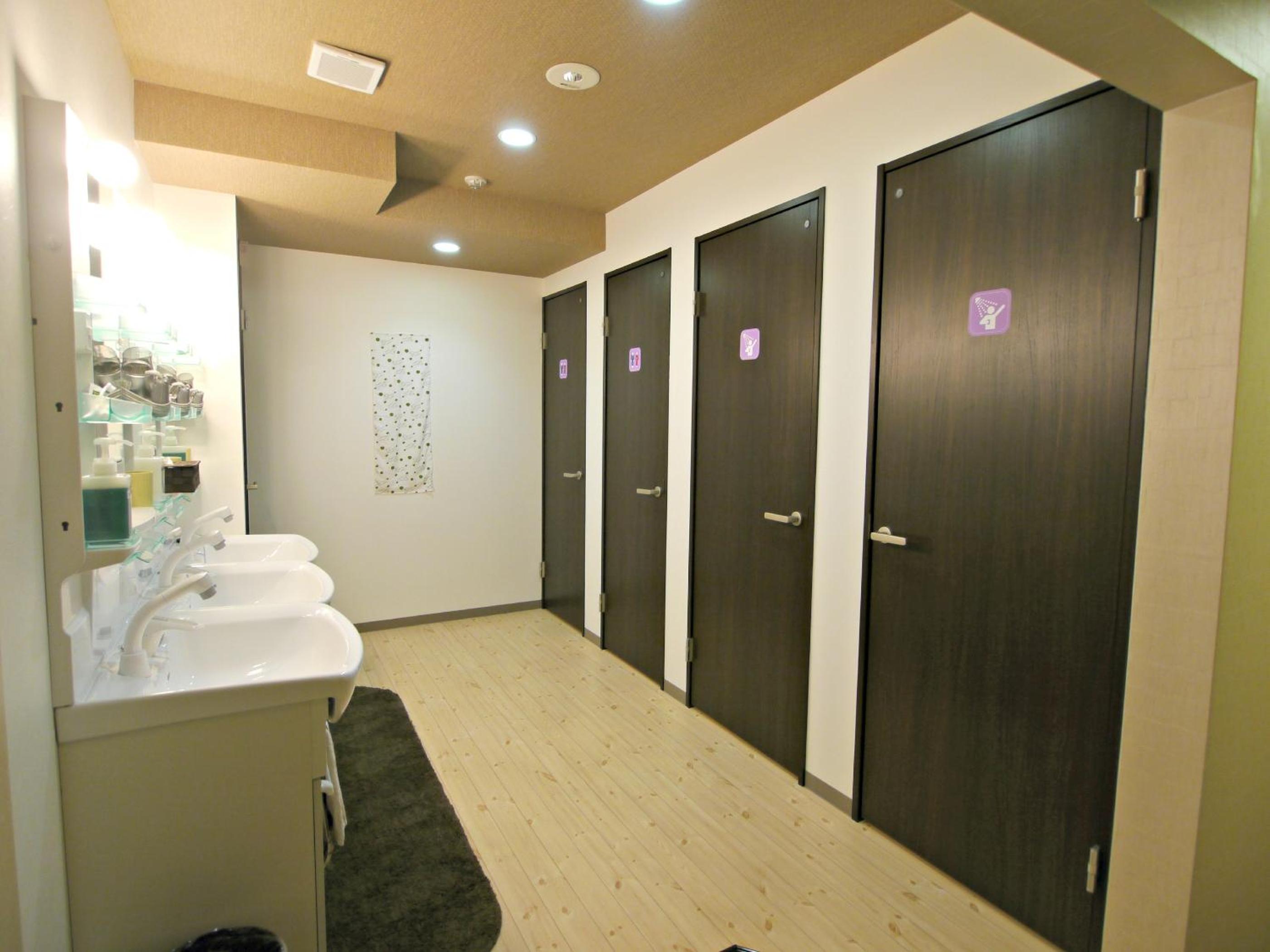 Bed in 4-Bed Female Dormitory Room photo 3