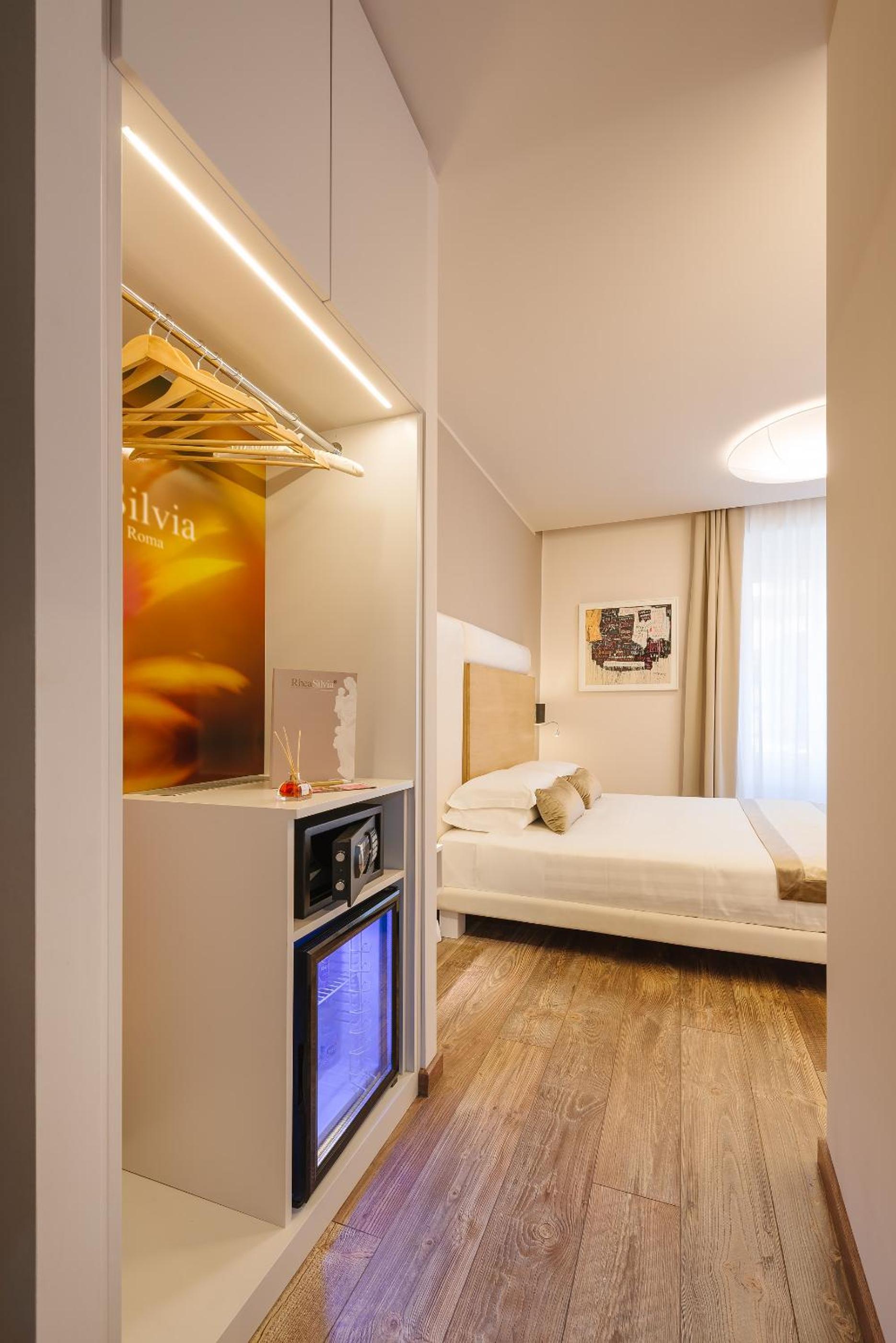 Deluxe Double or Twin Room photo 3