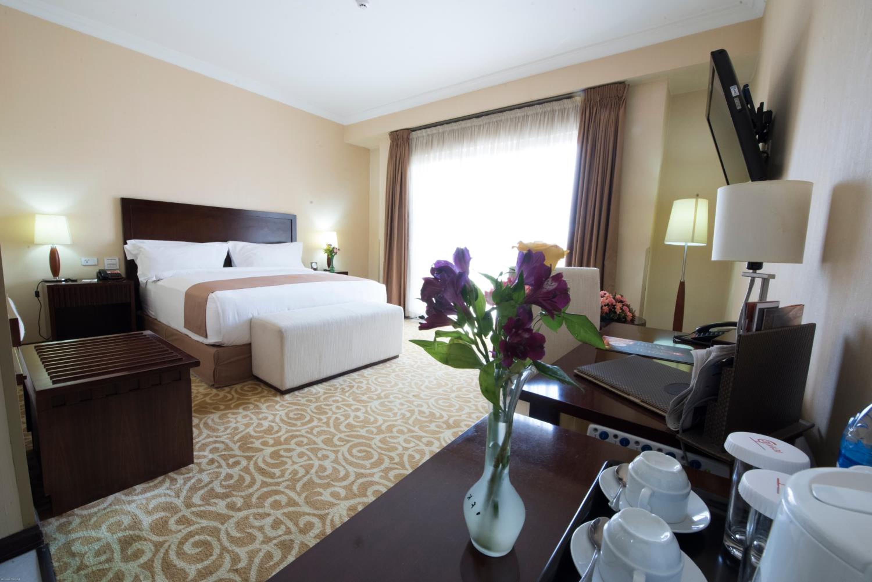 Standard King Room - Photo 4