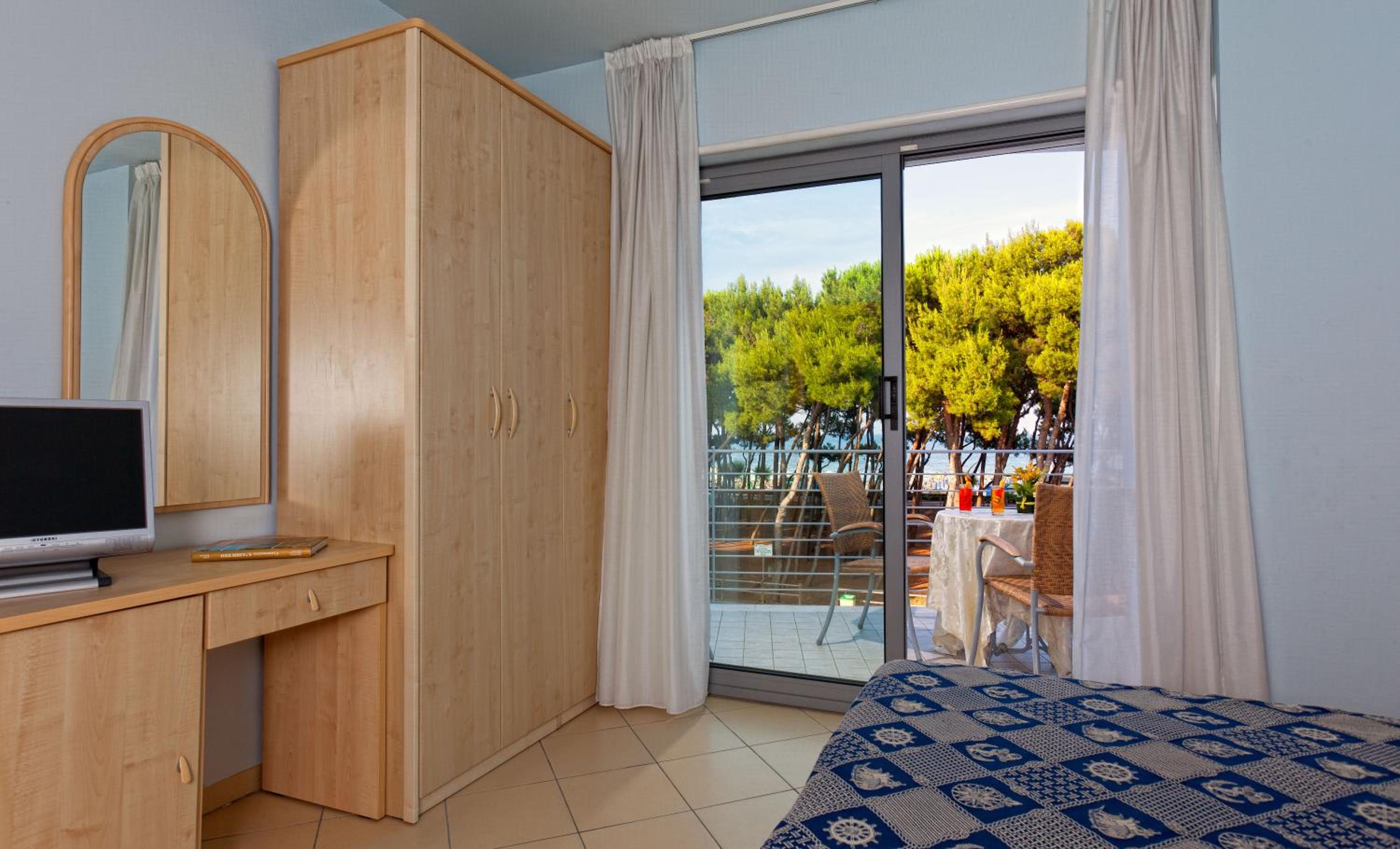 Double Room with Balcony and Sea View photo 1