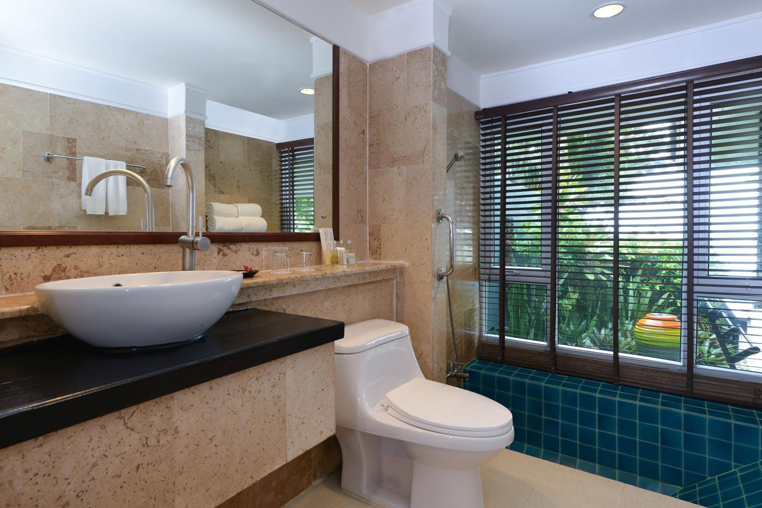 Villa with Private Pool - Beach Front - Photo 9