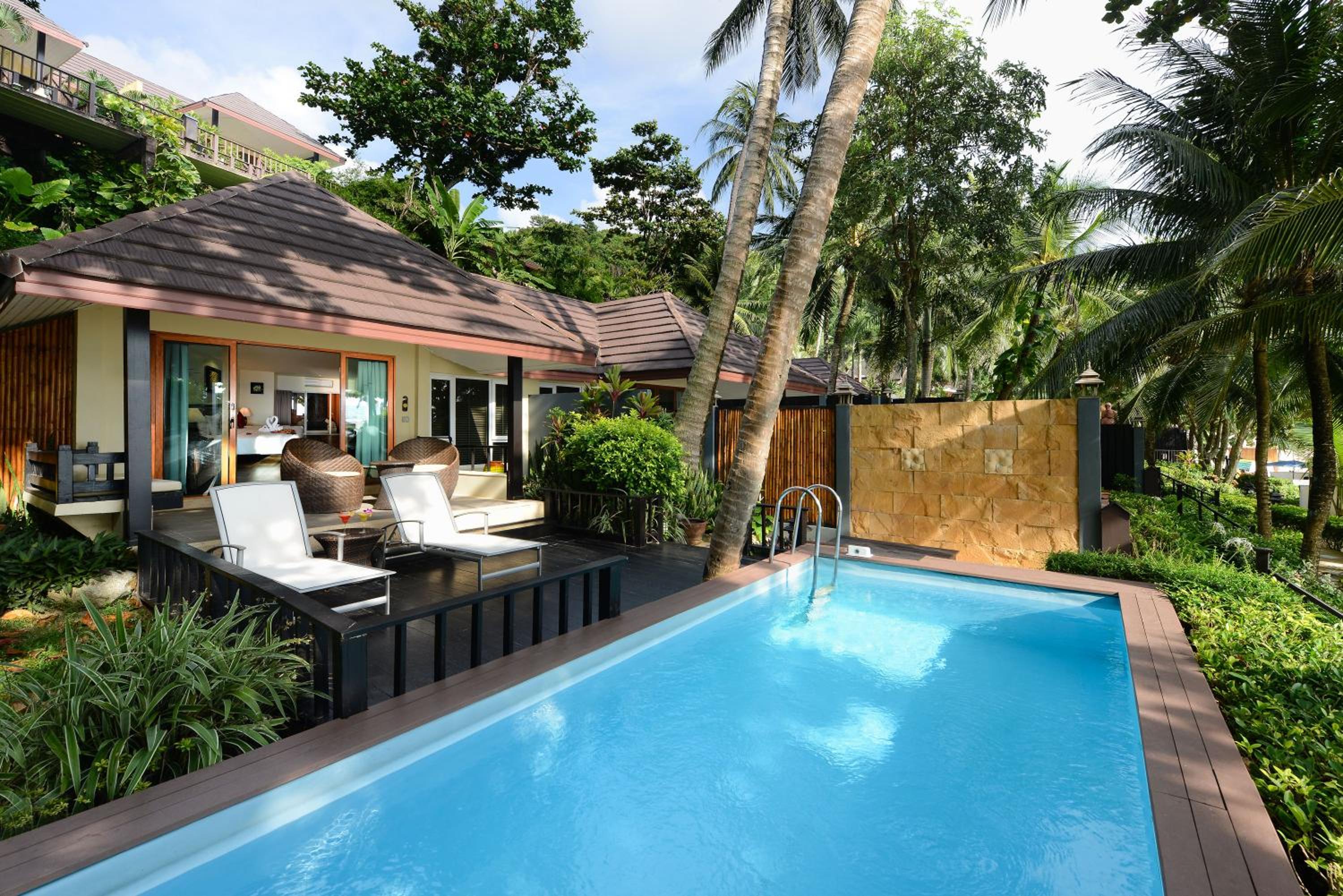 Villa with Private Pool - Beach Front - Photo 14