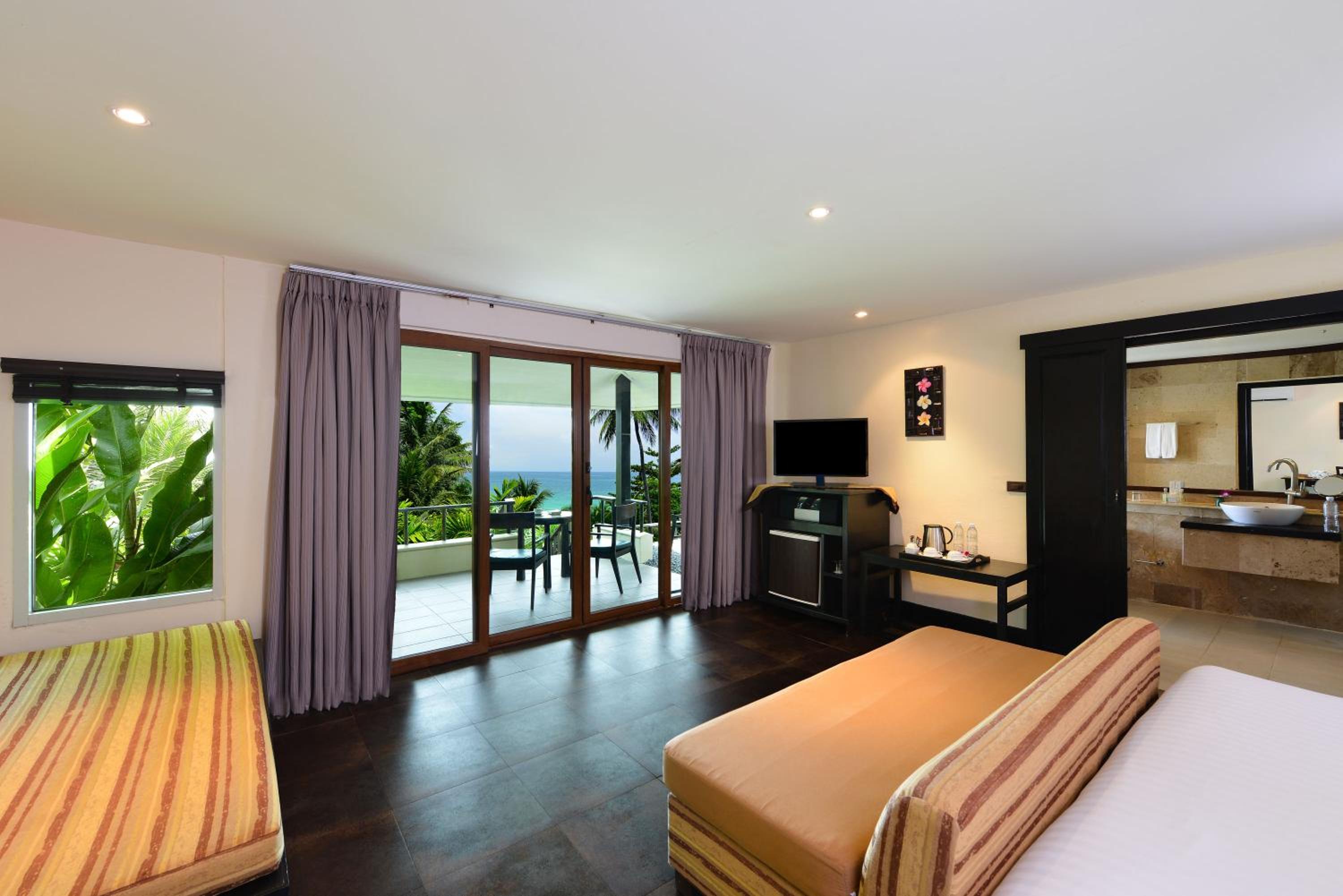 Deluxe Double or Twin Room with Sea View - Photo 10