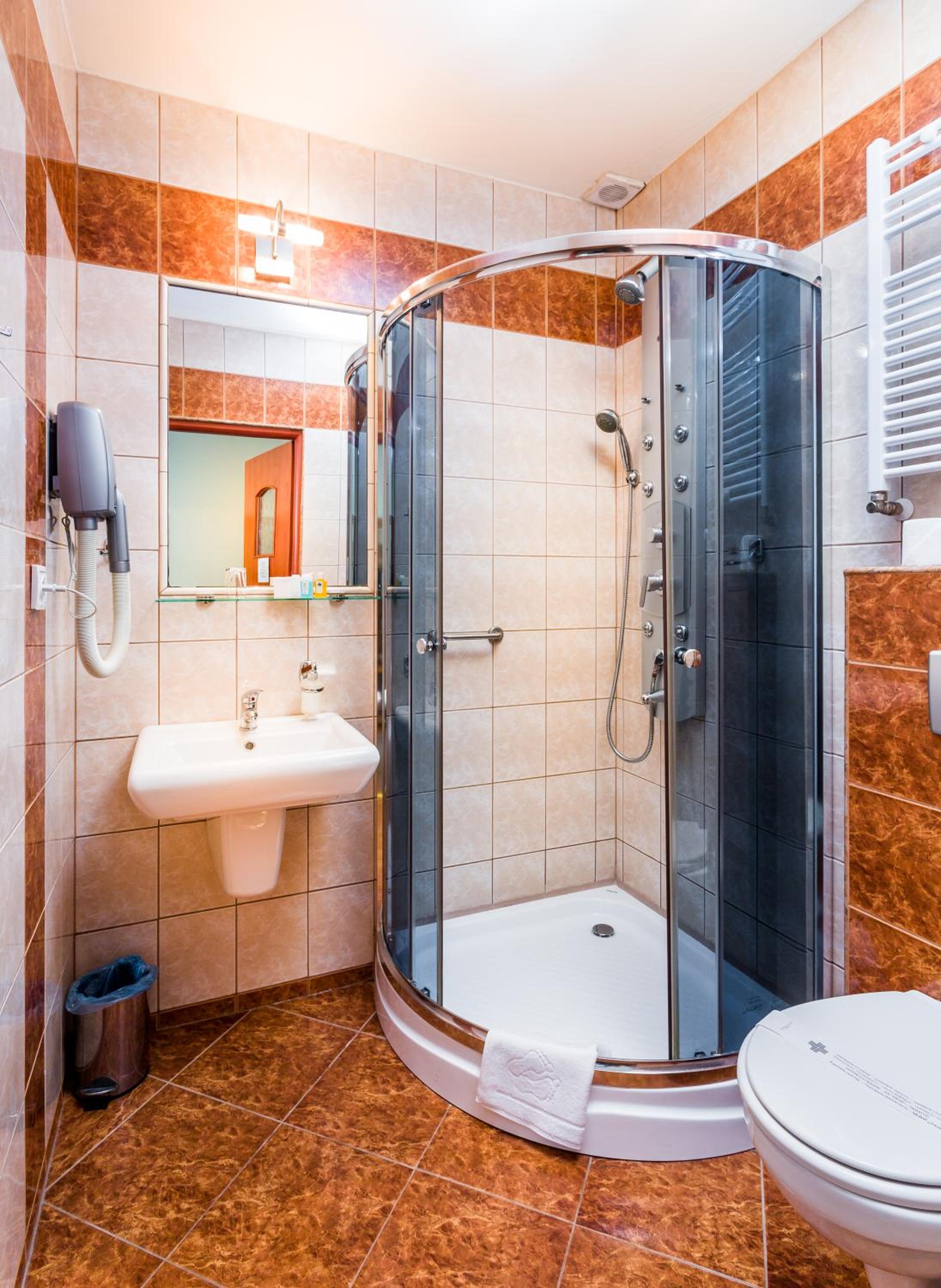 Double or Twin Room - Photo 2