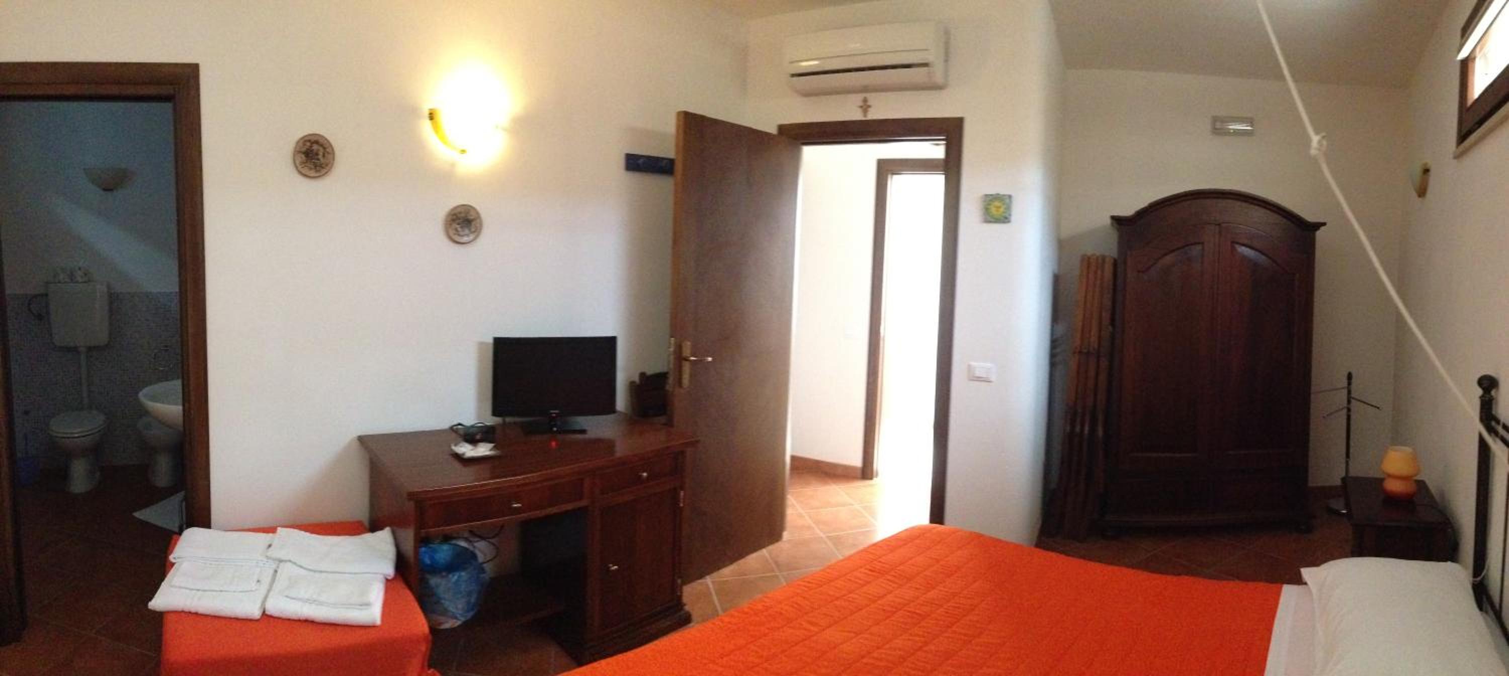 Double Room - Photo 1