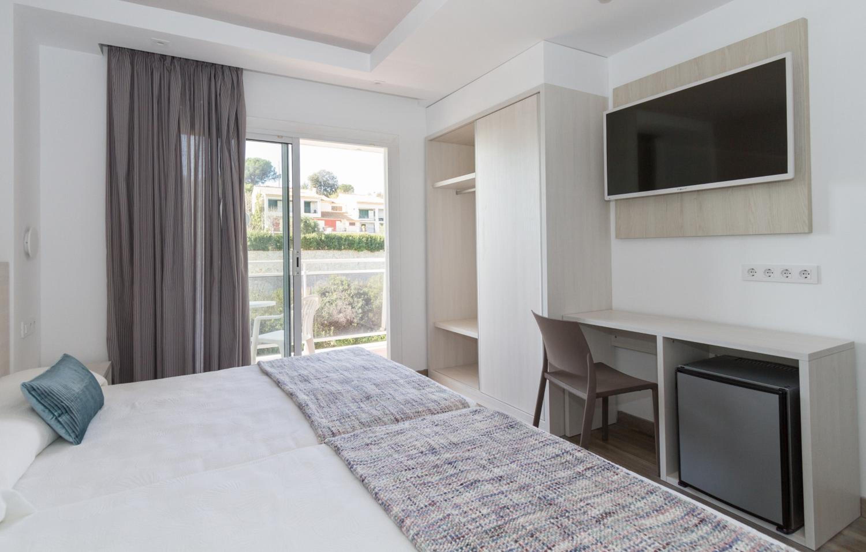 Triple Room (3 Adults) - Photo 1