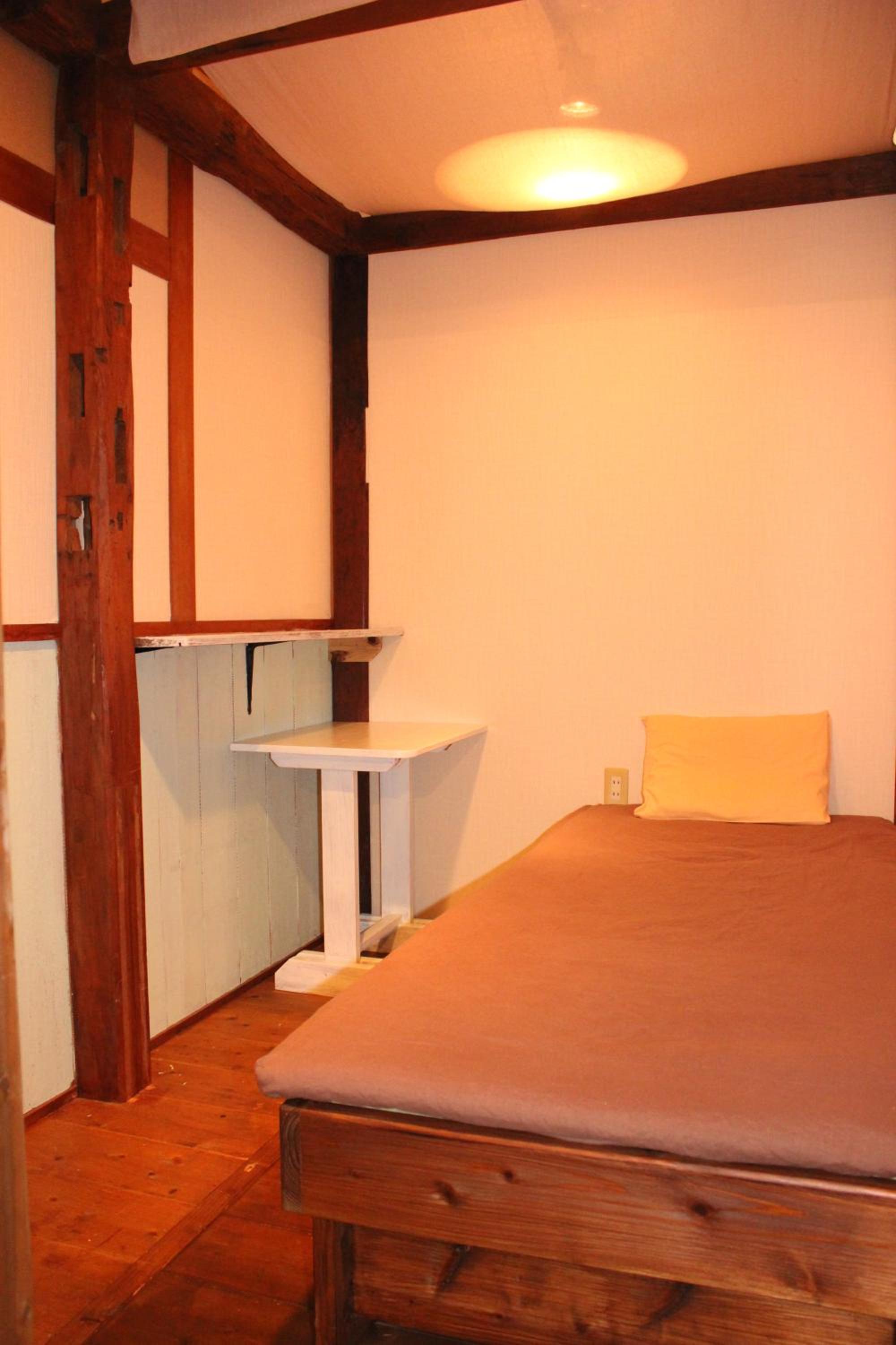 Single Room with Shared Bathroom photo 1