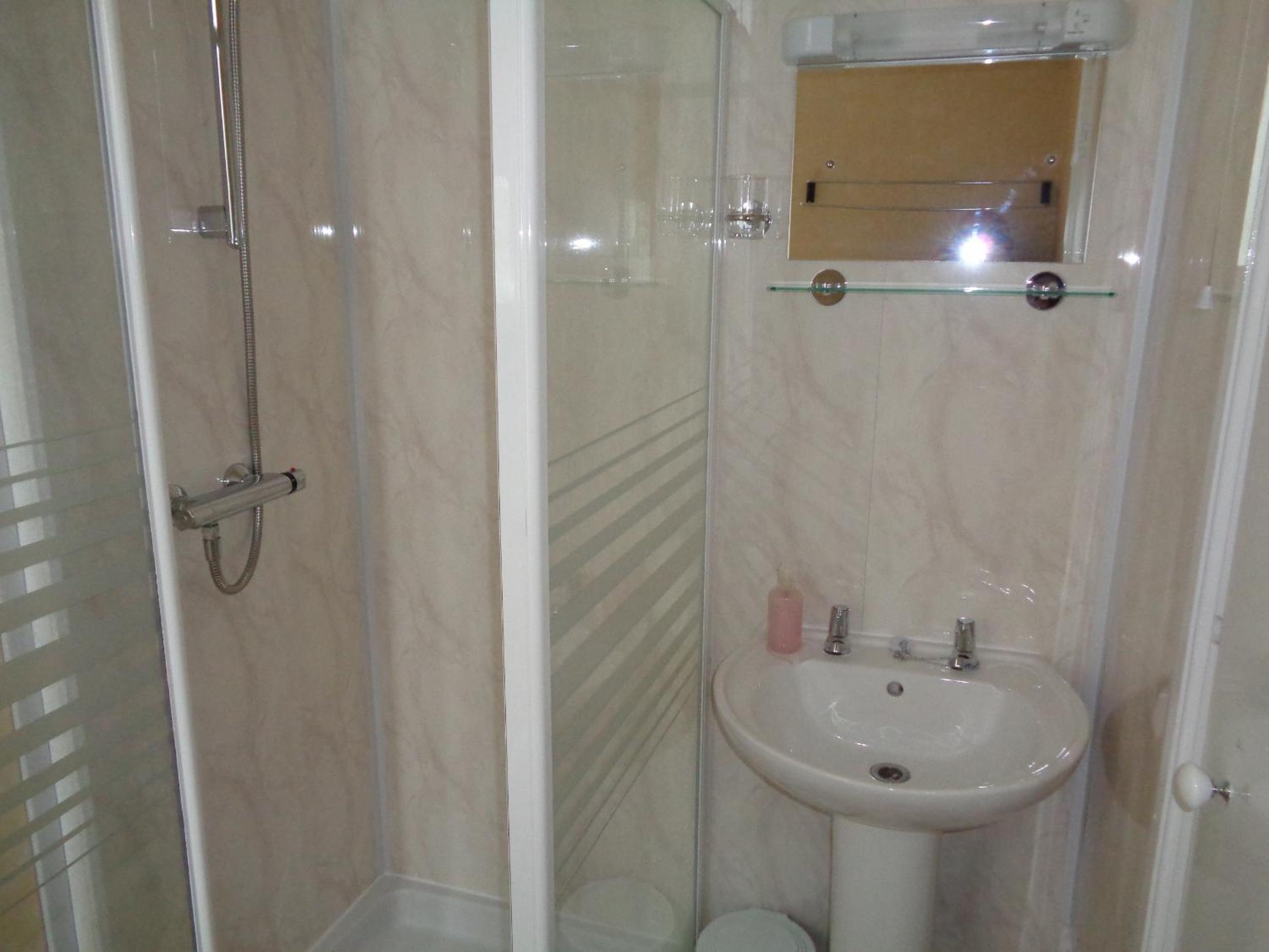 Double Room (Room Only) - Photo 4