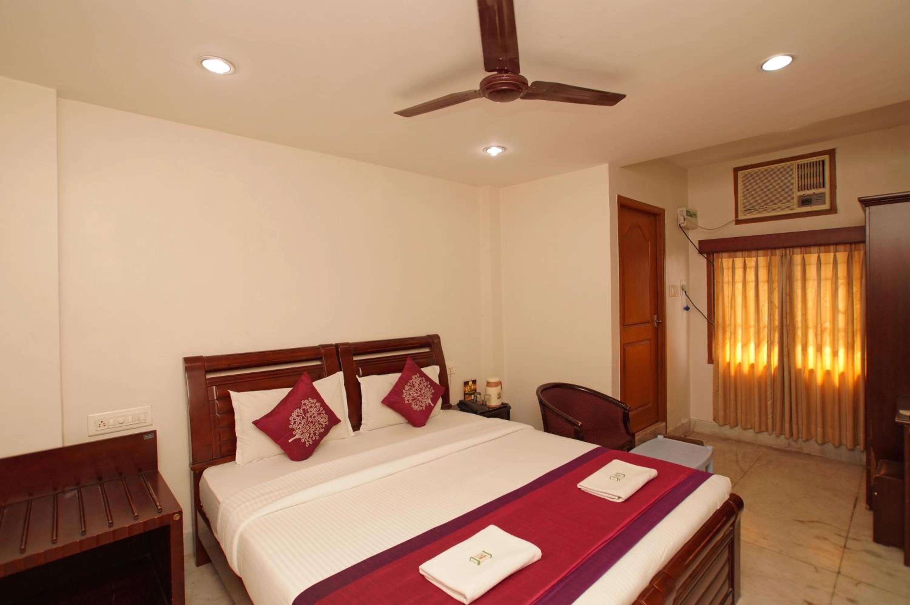 Deluxe Double Room - Photo 13