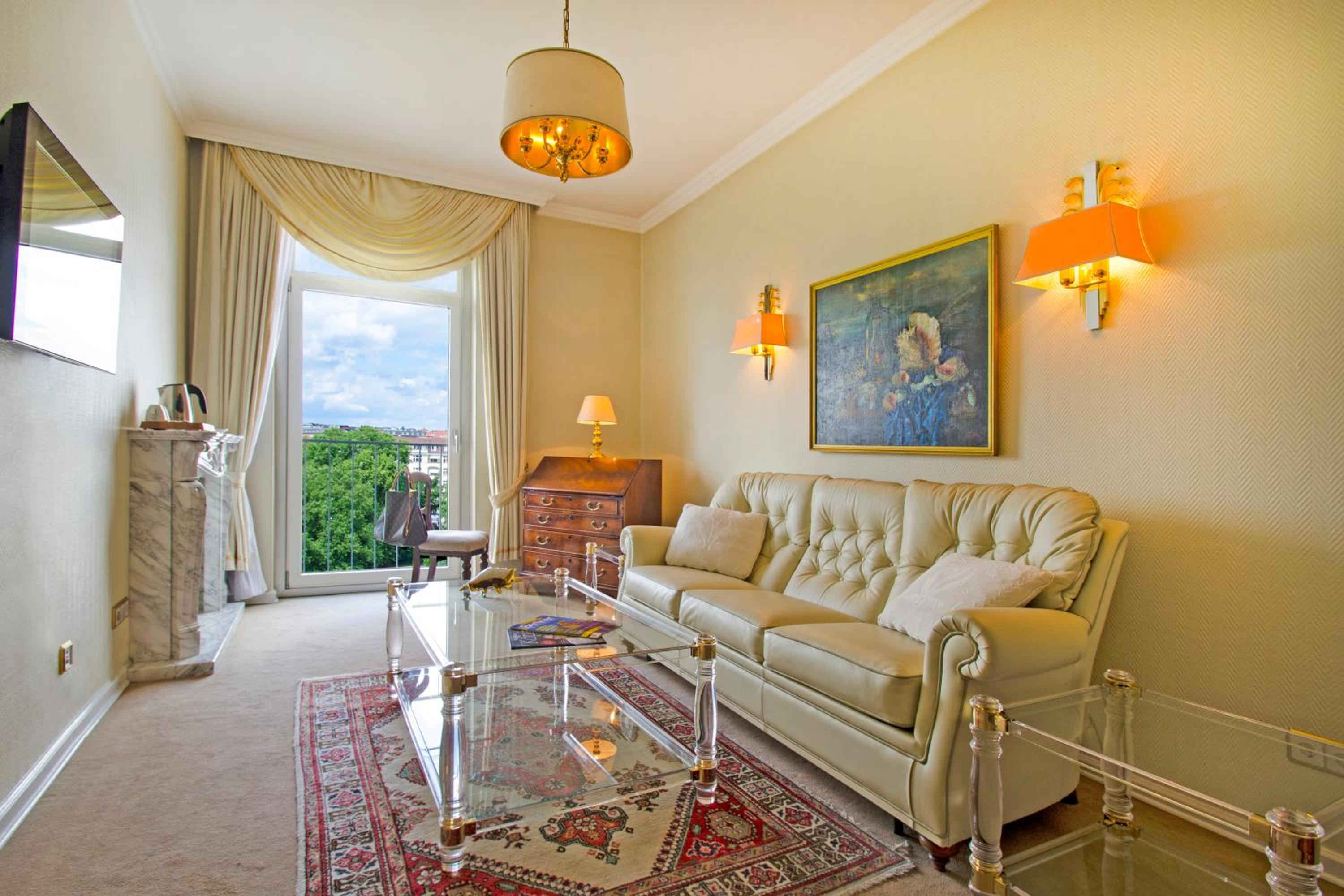 Suite with Lake View