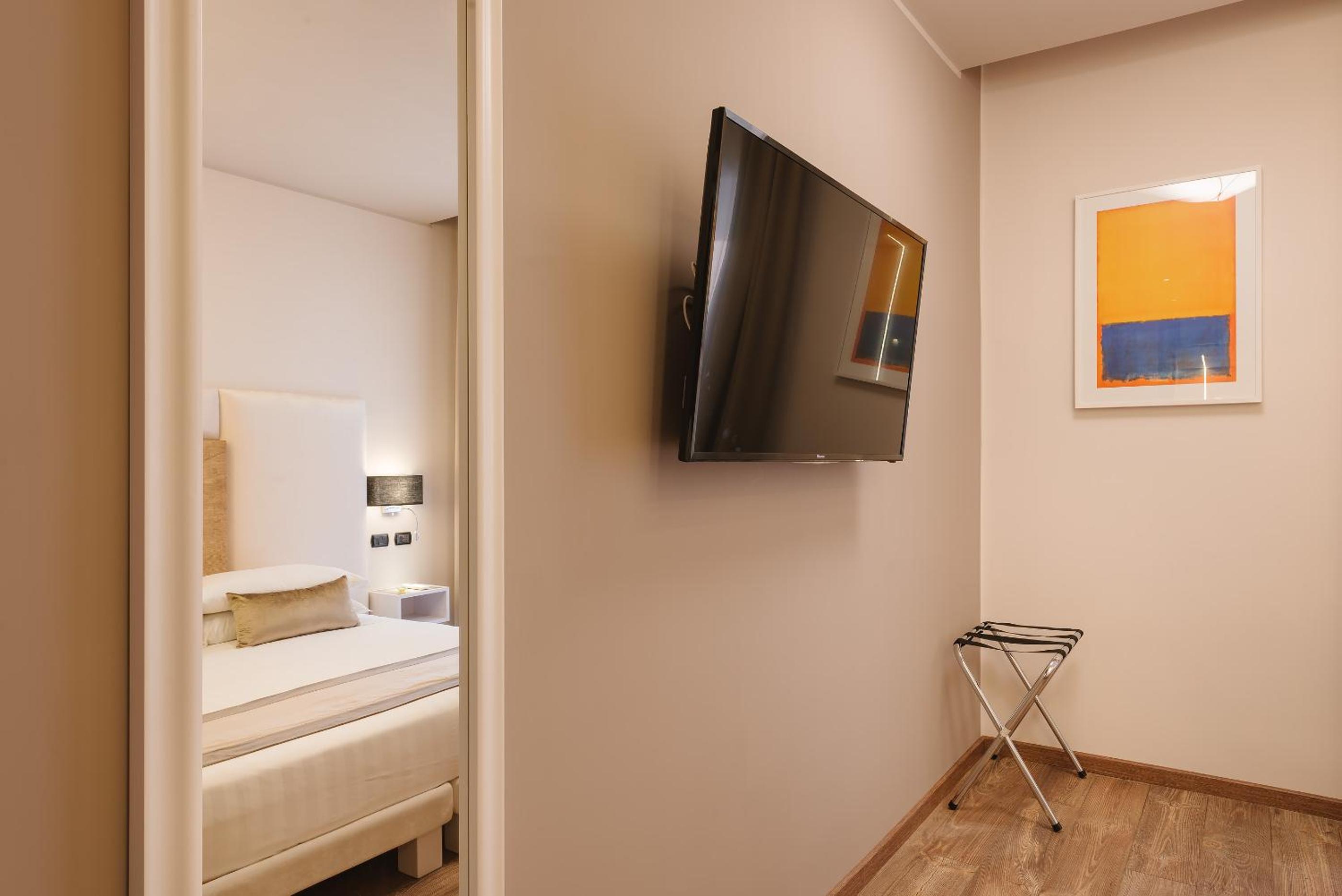 Classic Triple Room photo 2