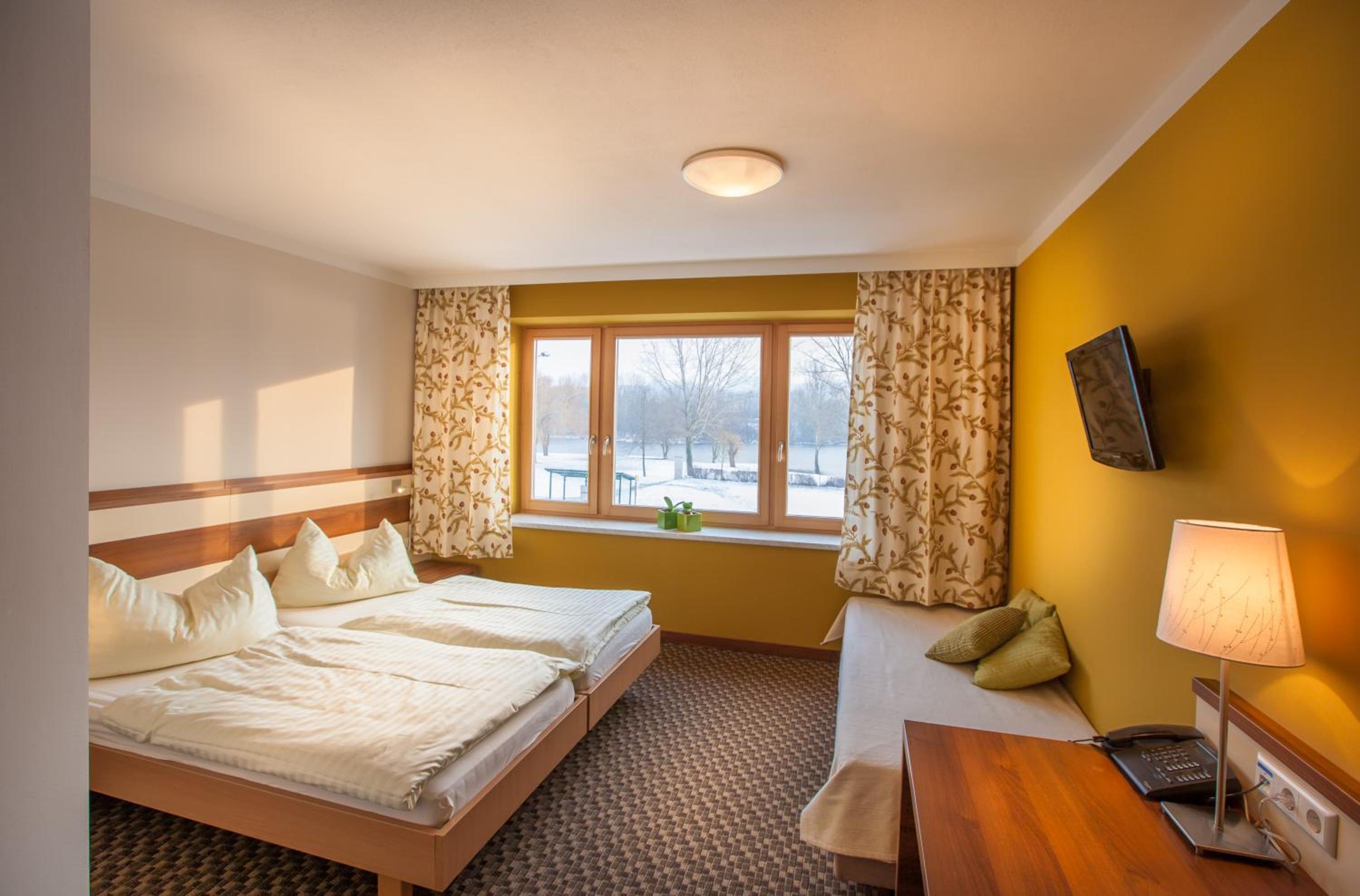 Double or Twin Room Donauseeblick
