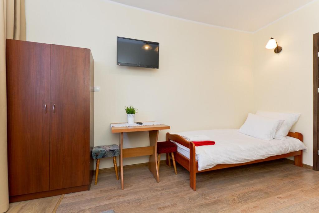 Triple Room with Bathroom photo 2