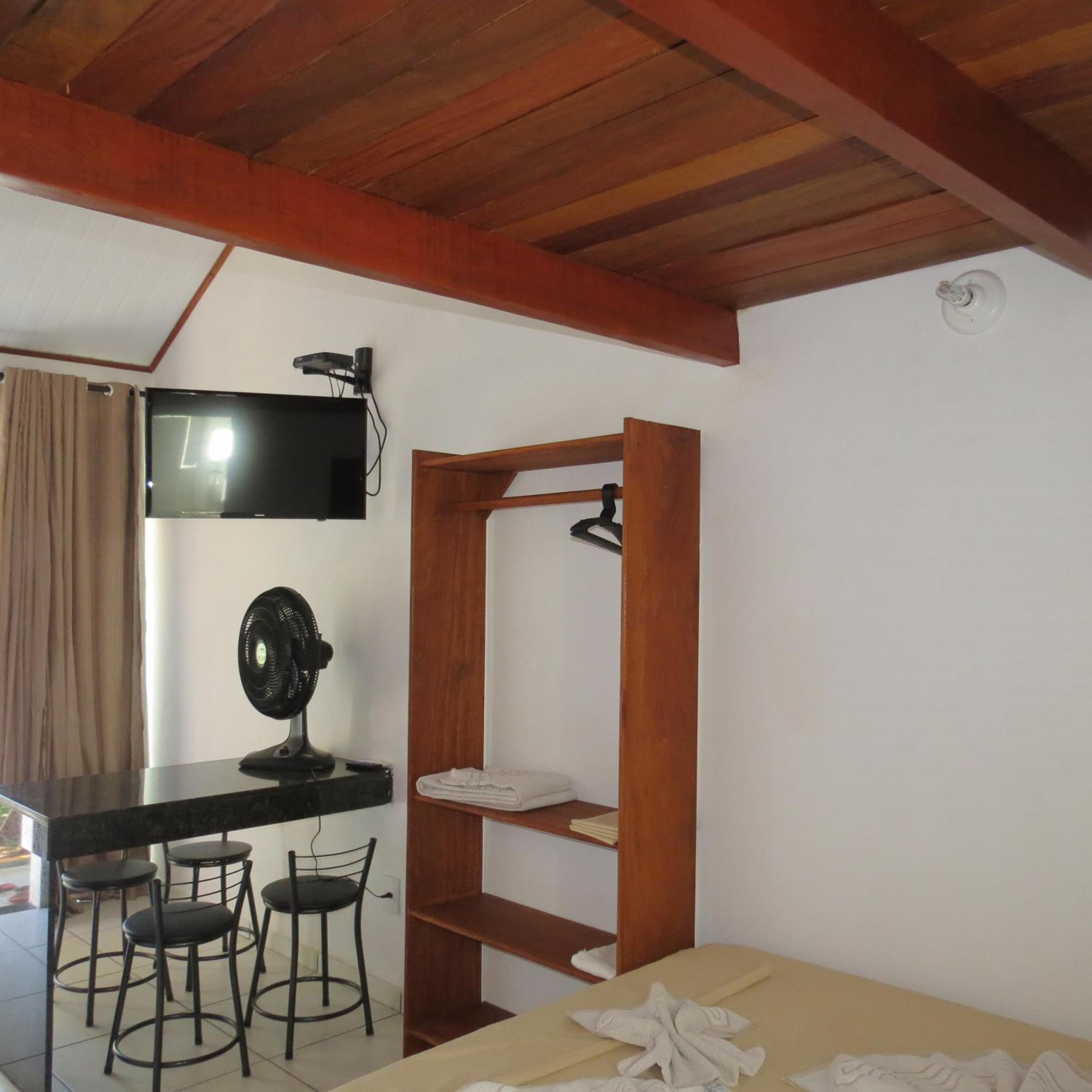 Superior Family Room - Photo 7
