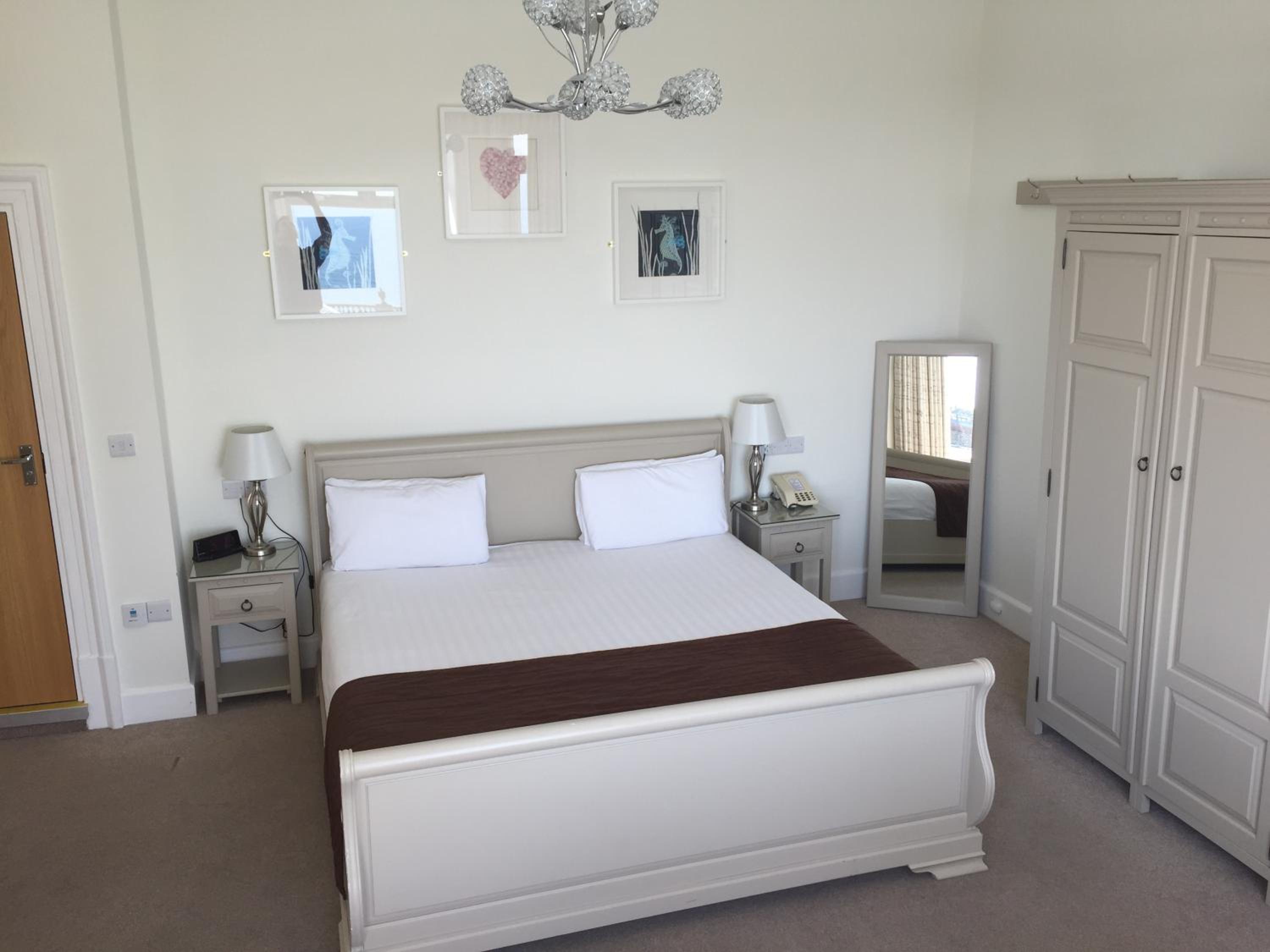 King Room with Balcony - No Dogs - Photo 1
