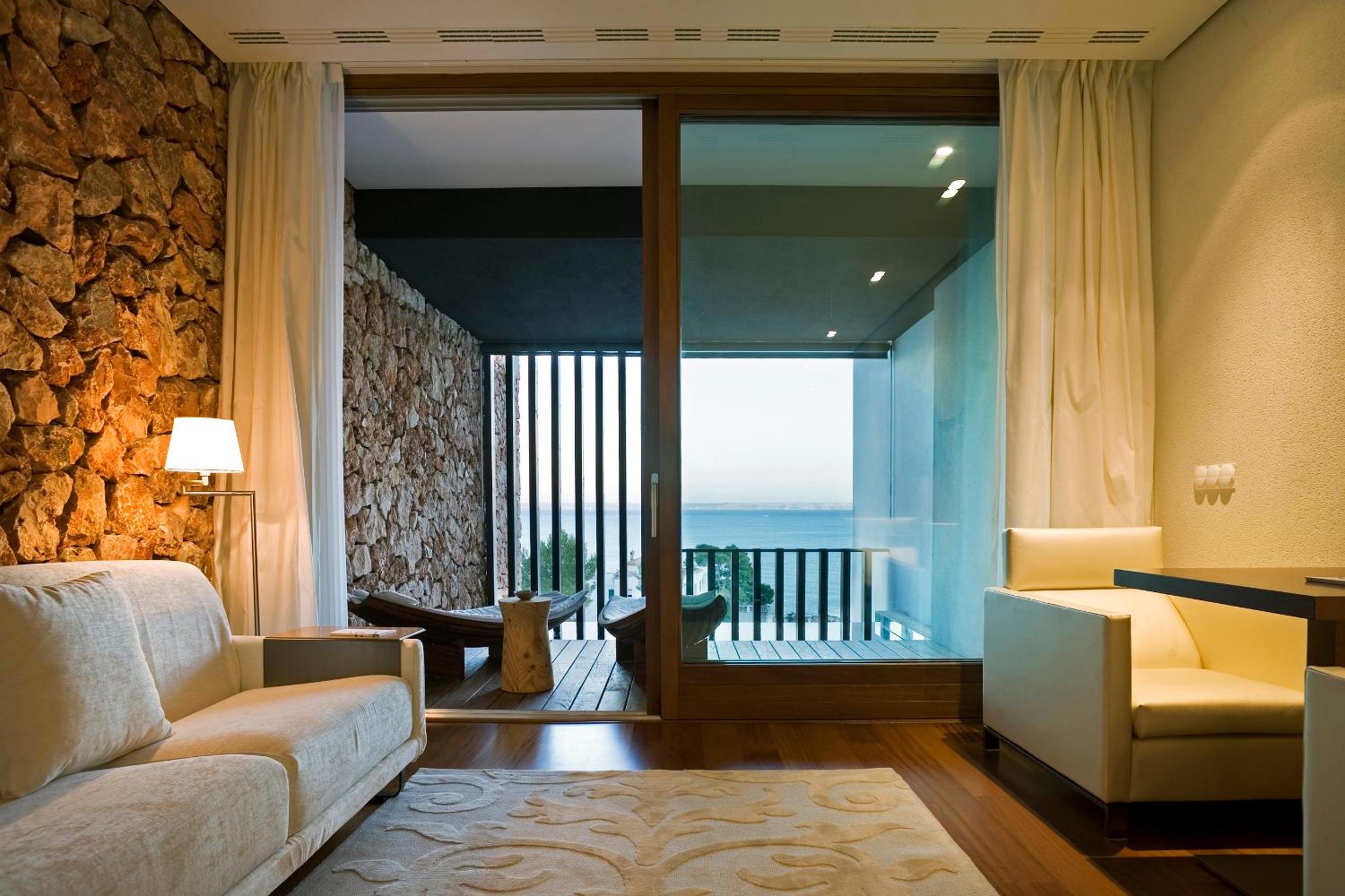 Deluxe Double Room with terrace and pool