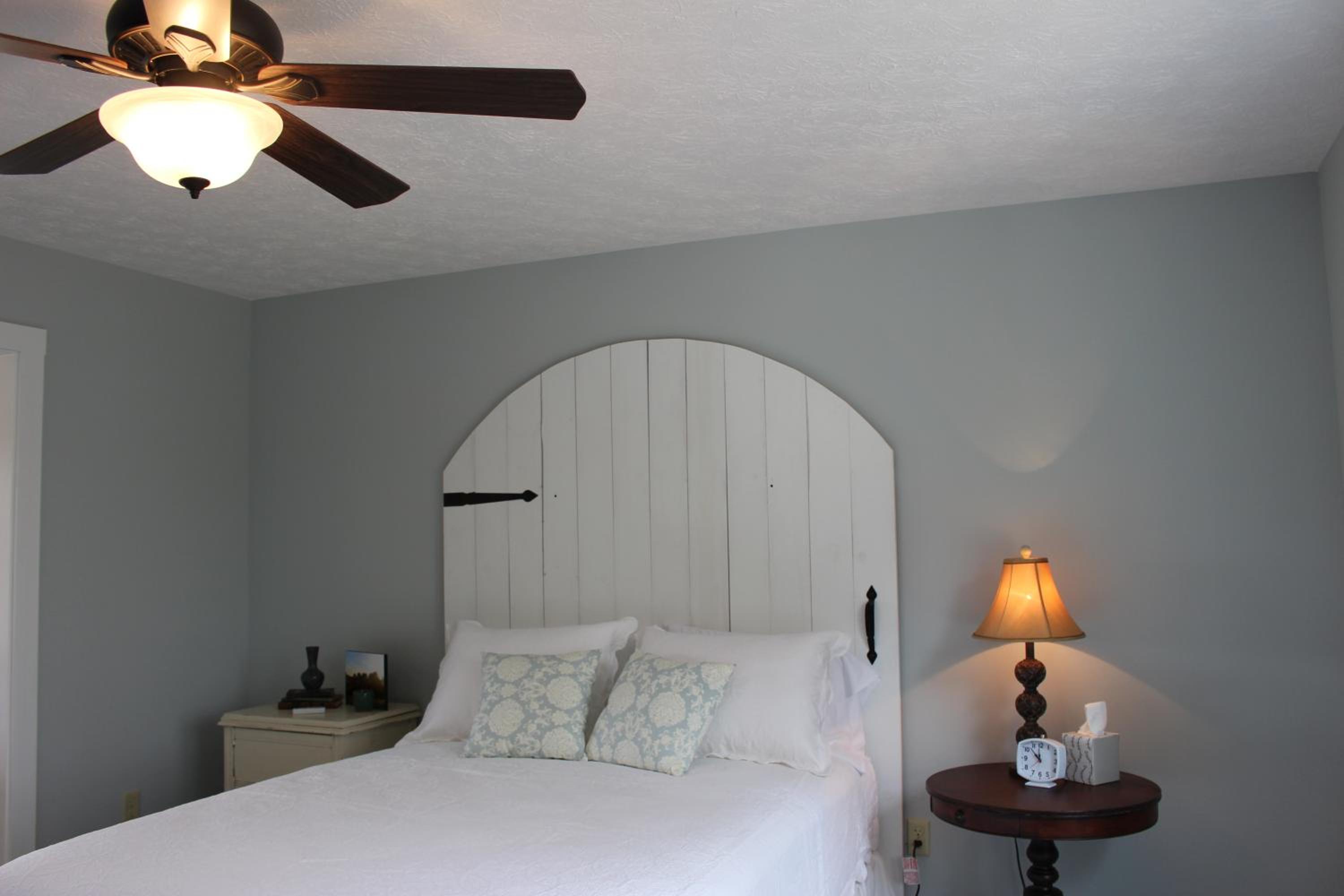 Deluxe Queen Suite photo 1