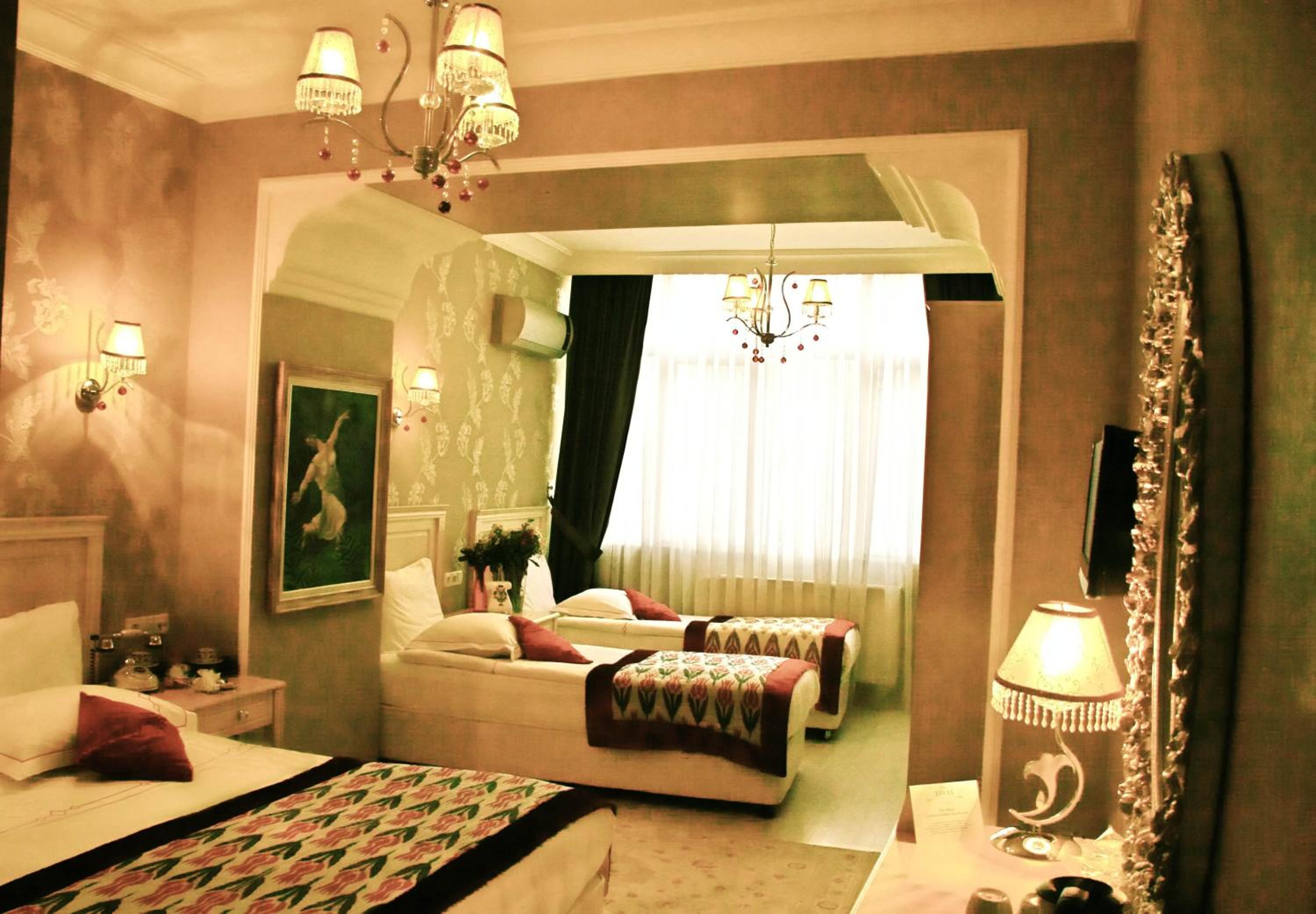Family Room photo 1
