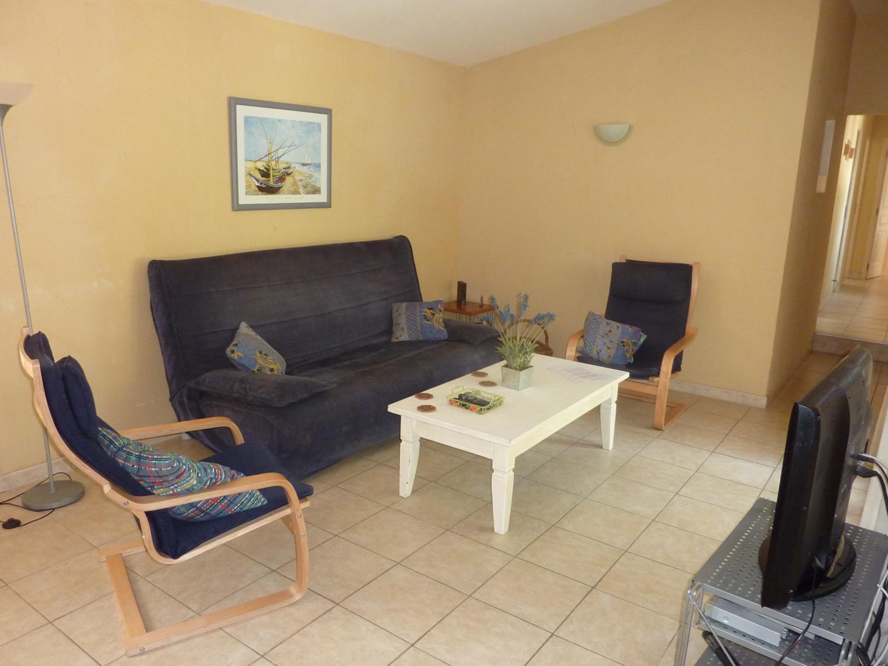 Four-Bedroom House photo 2