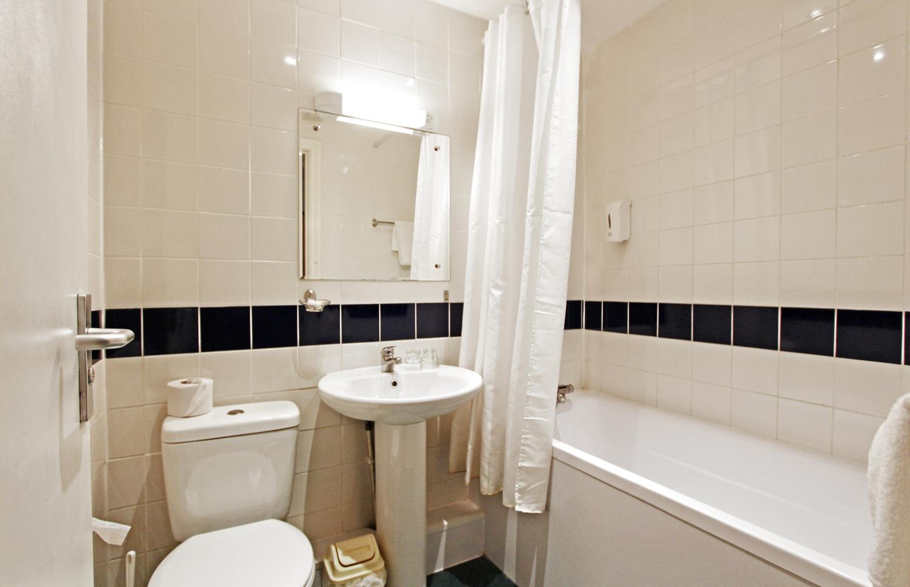 Double Room - Photo 5