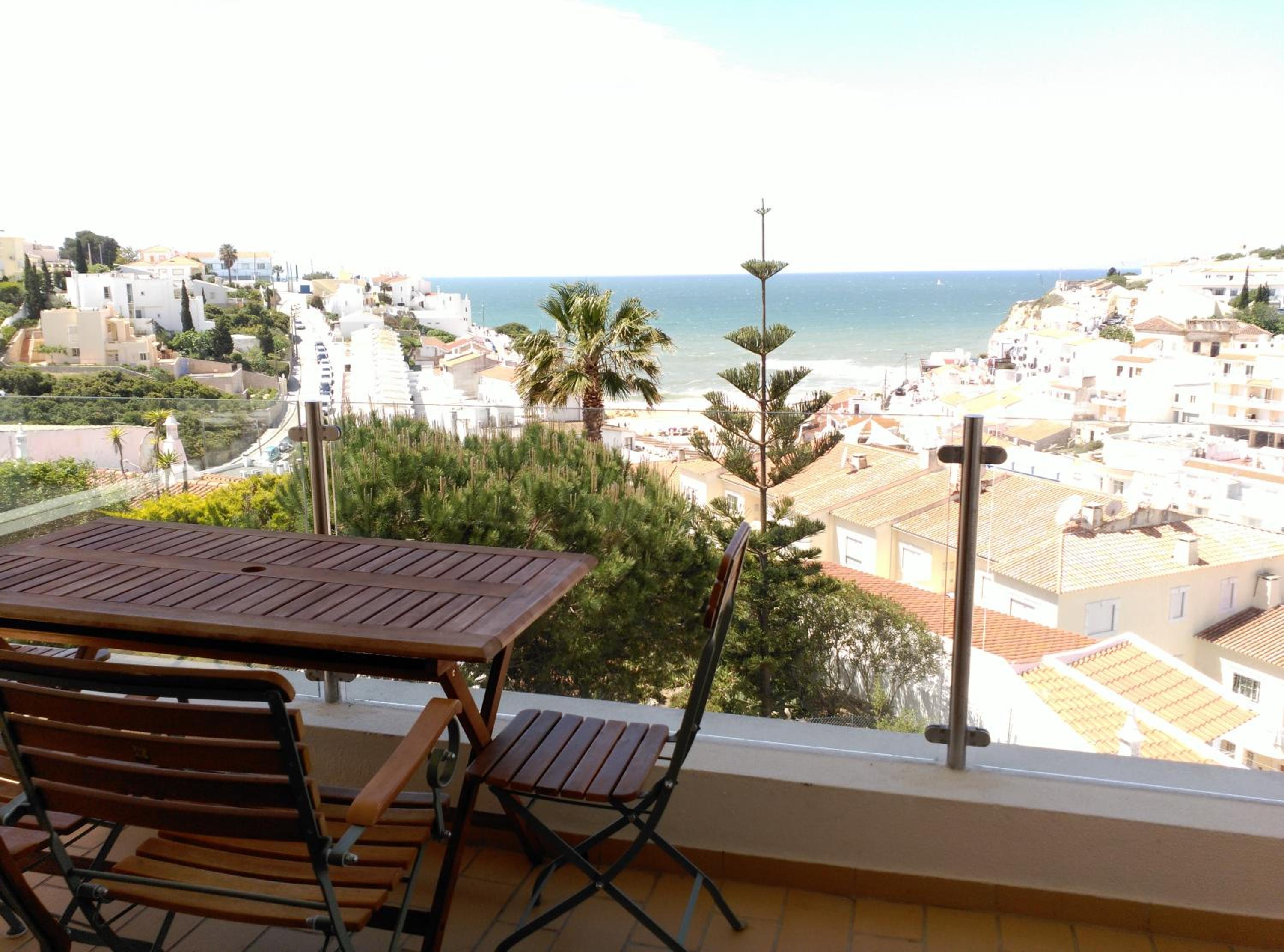 Superior Two-Bedroom Apartment with Sea View photo 3
