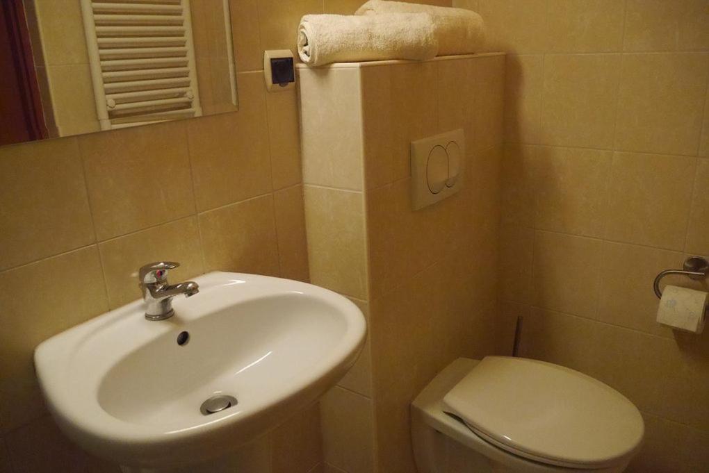 Apartment photo 2