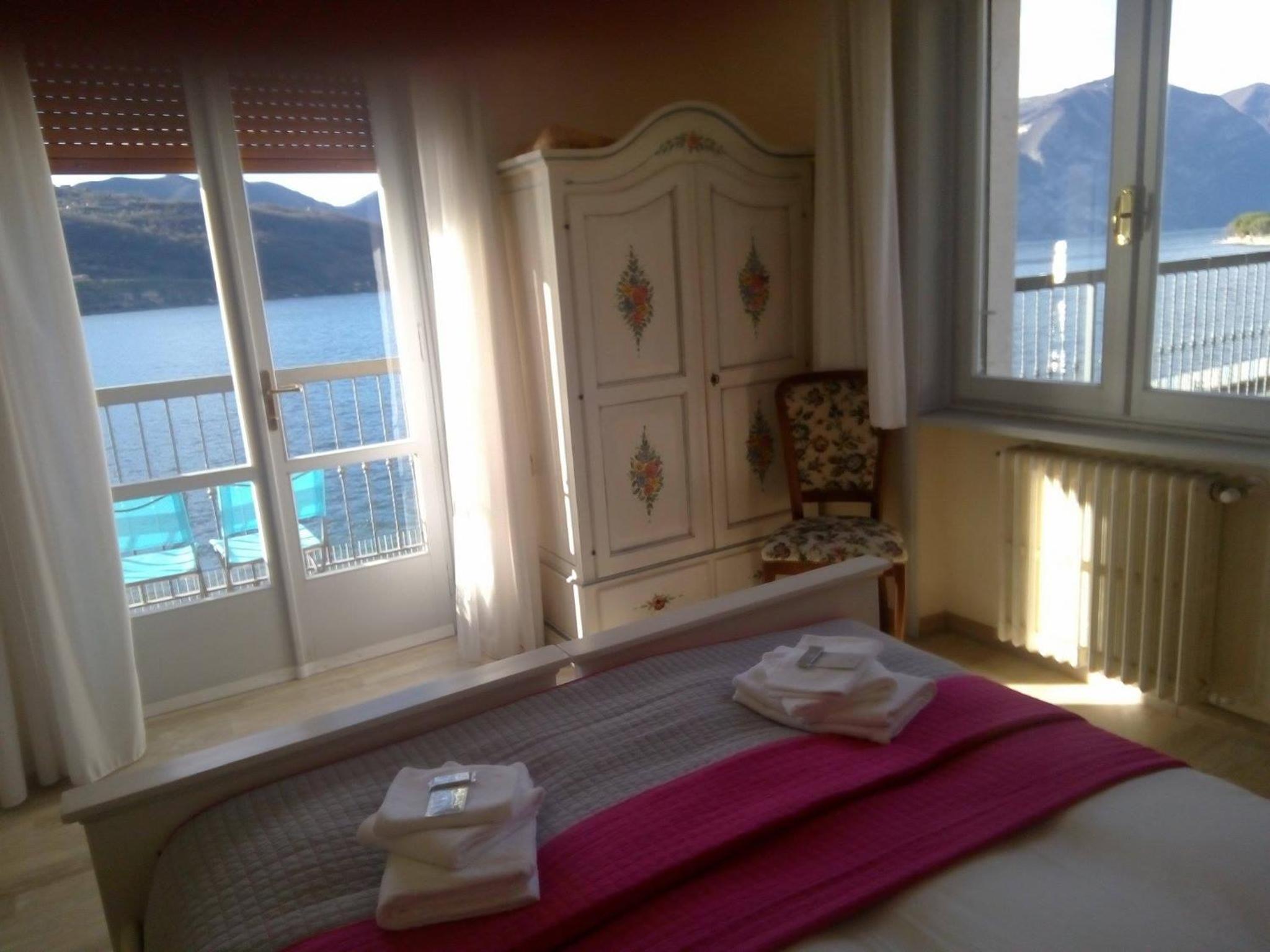 Double Room with Balcony and Lake View