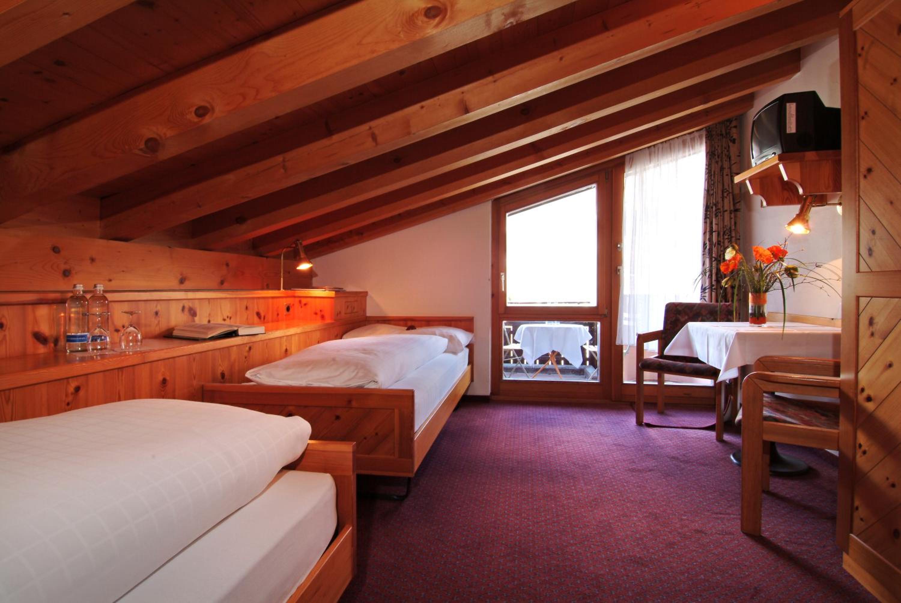 Economy Twin Room - Photo 1