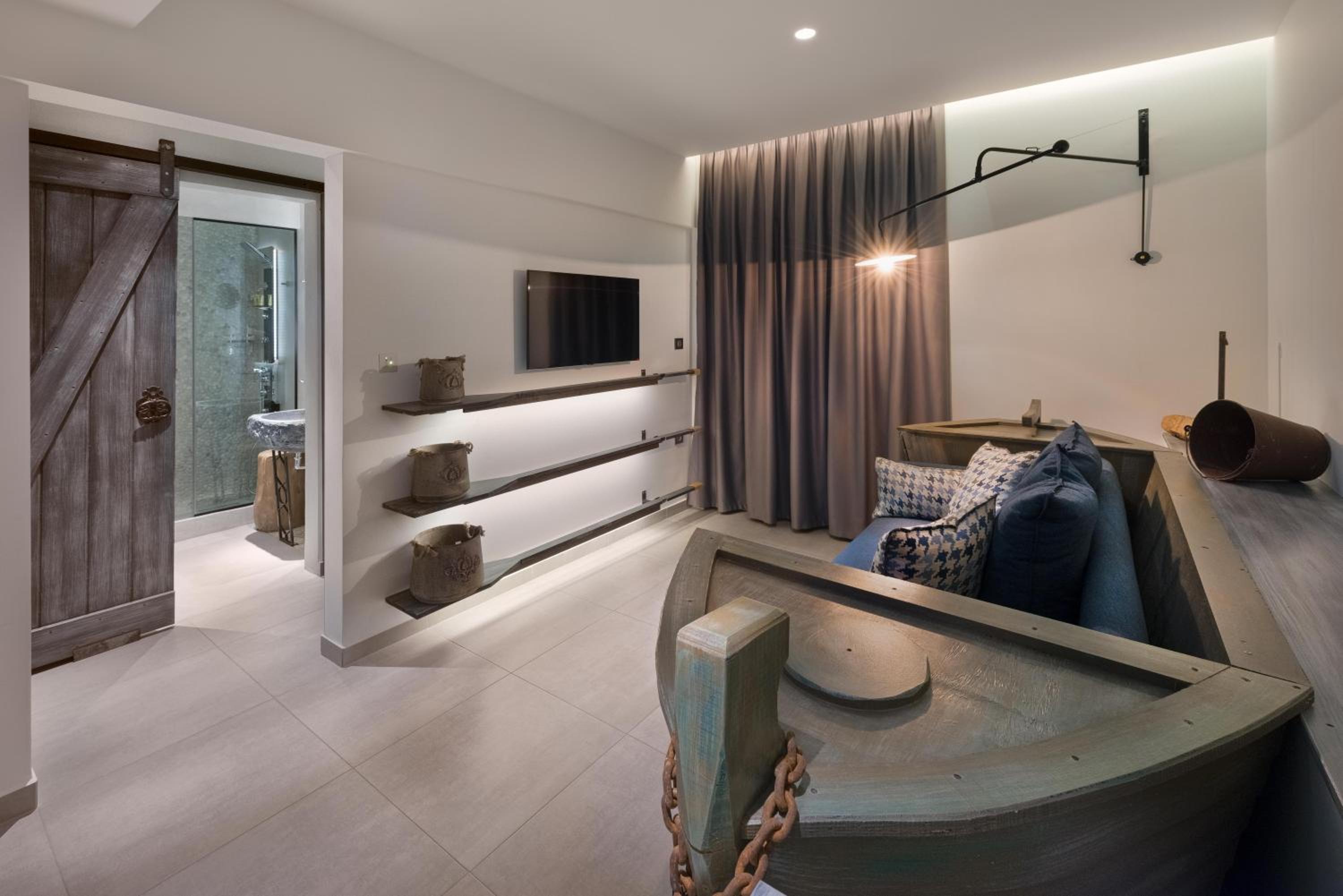 Deluxe Junior Suite with Balcony