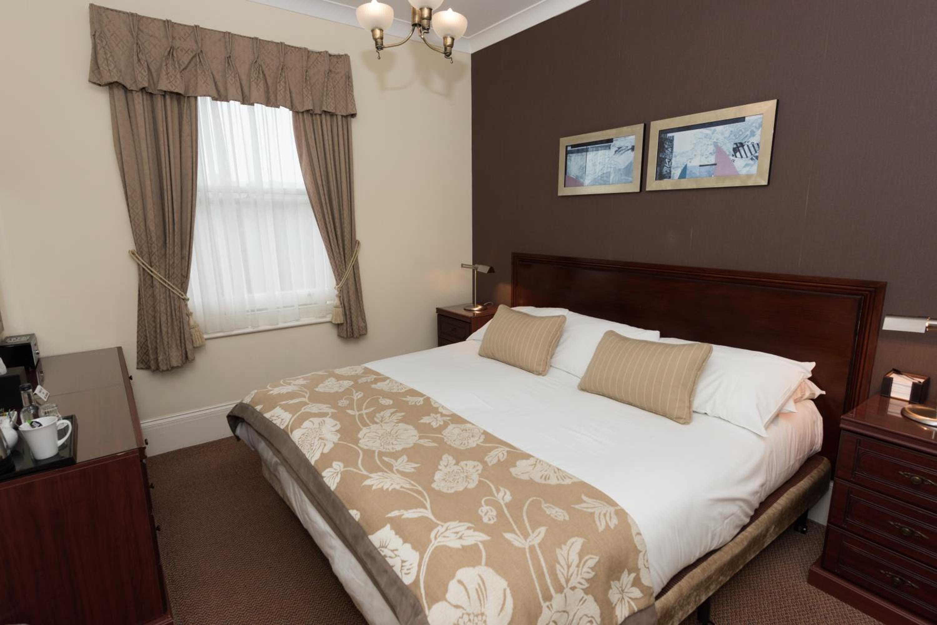 Double or Twin Room - Photo 1