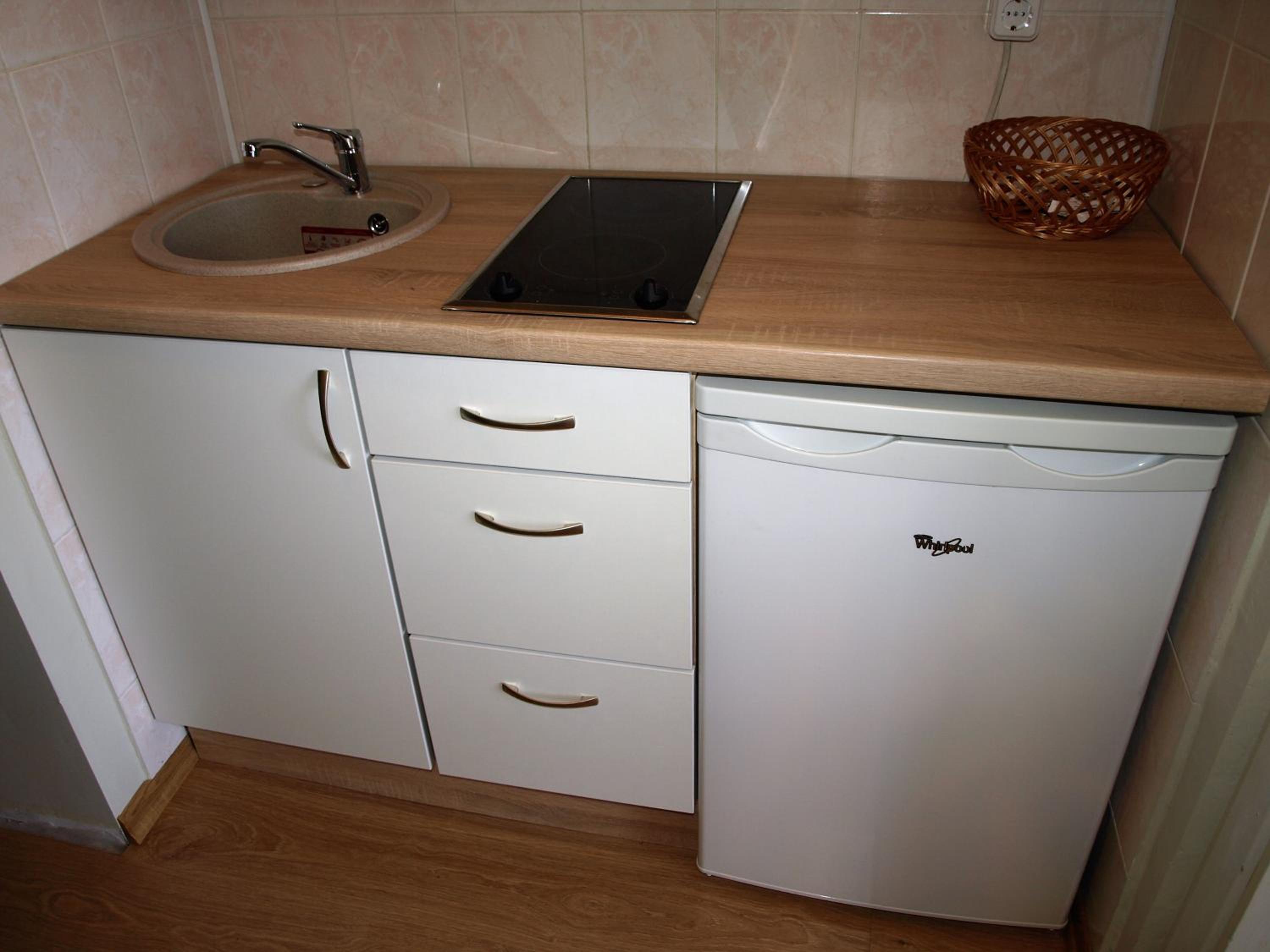 One-Bedroom Apartment - Photo 3