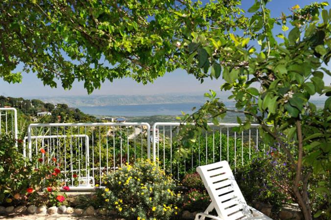 Deluxe Double Room with Terrace (Agam) - Photo 7