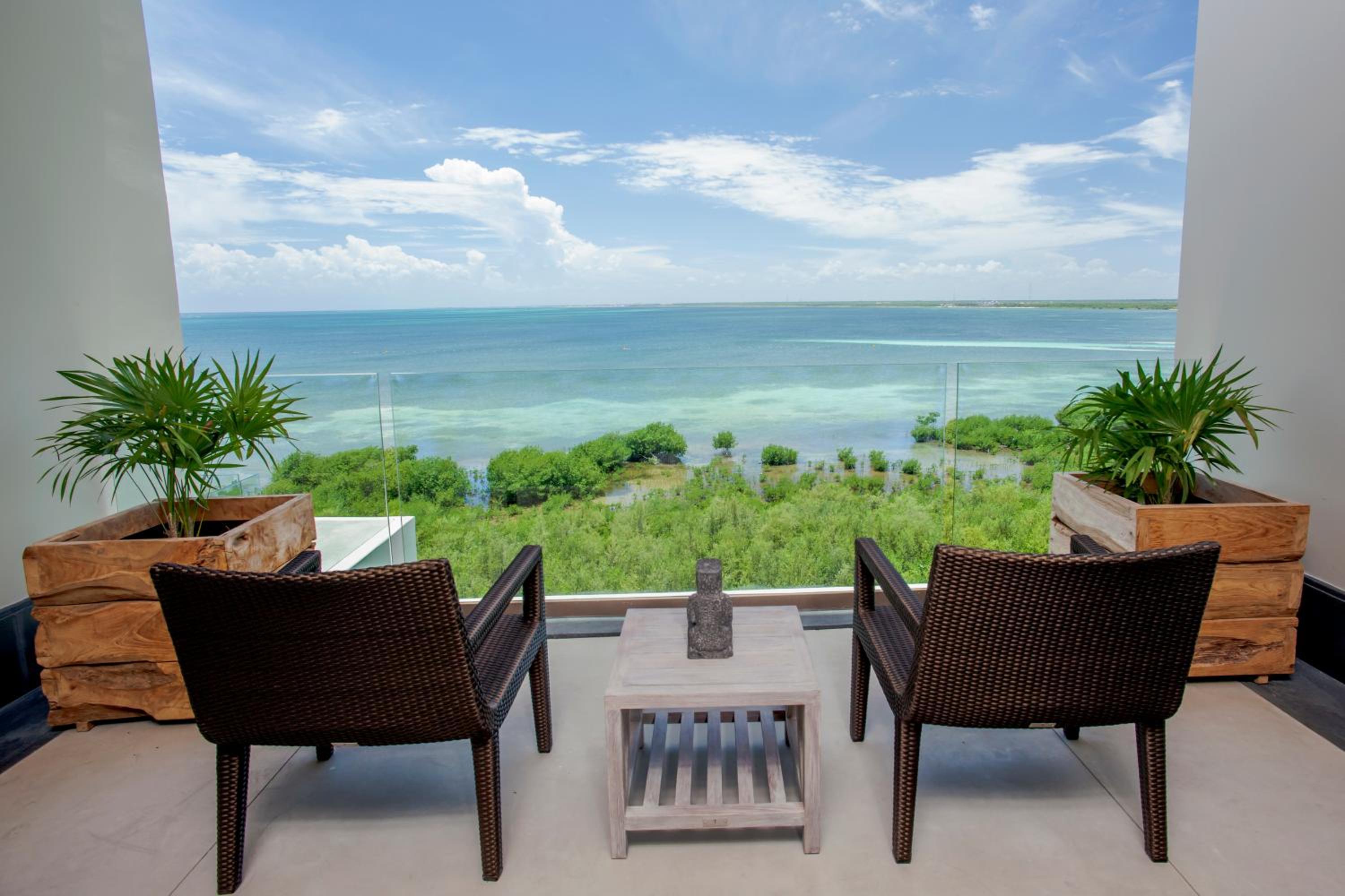 Deluxe King with Ocean View