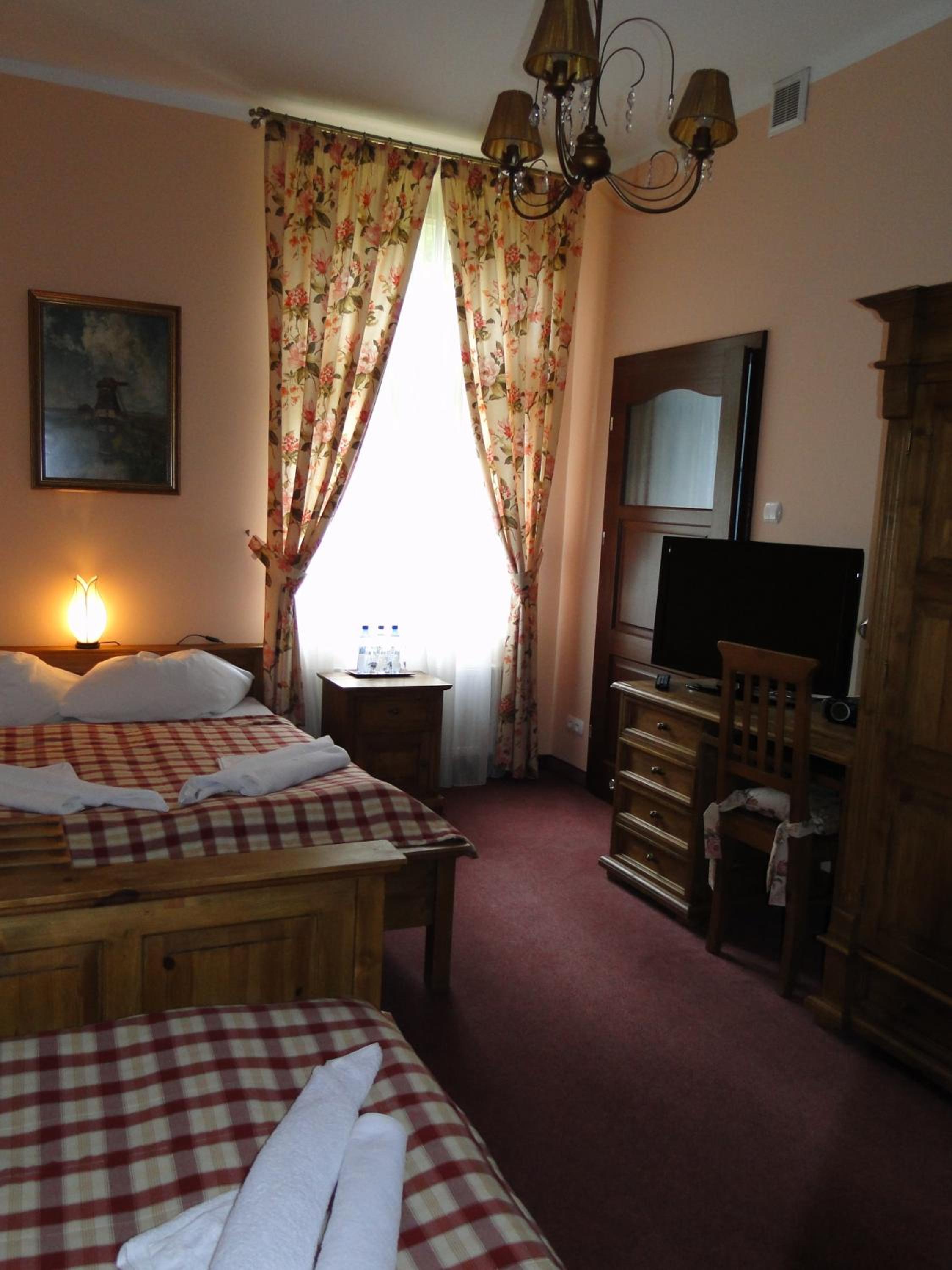 Triple Room with Bath photo 3