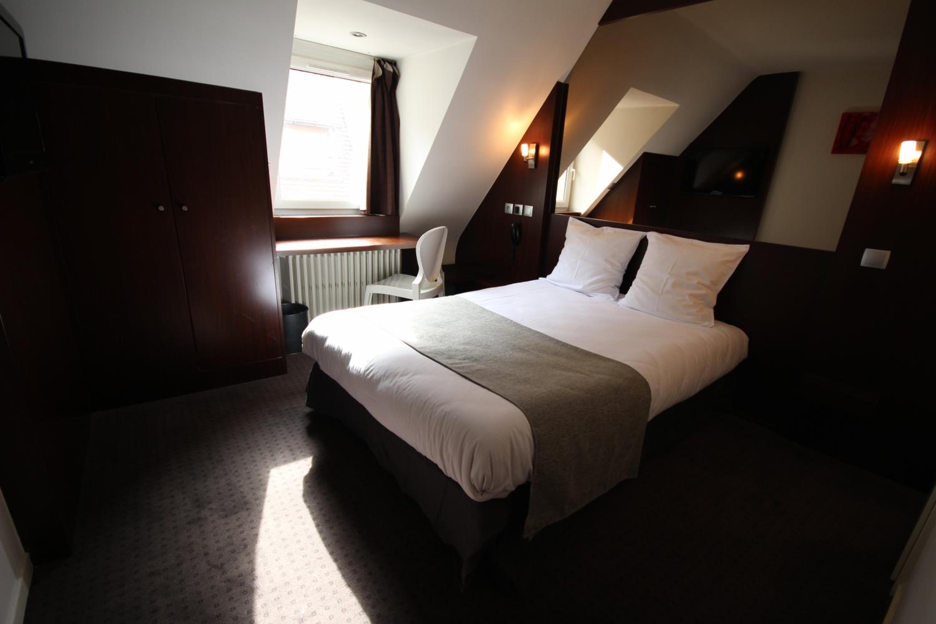 Double Room with Bath photo 1