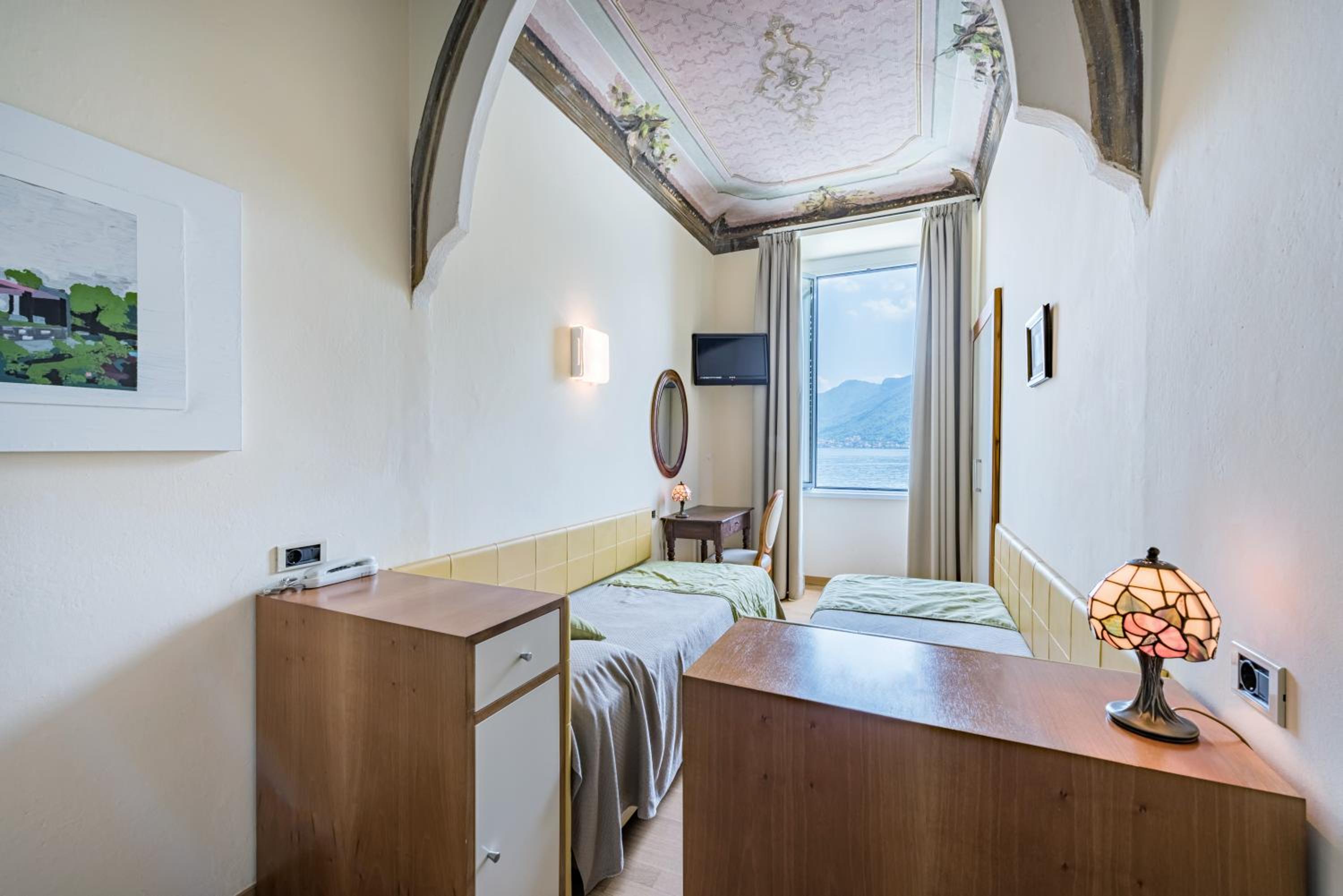 Single Room wih Lake View