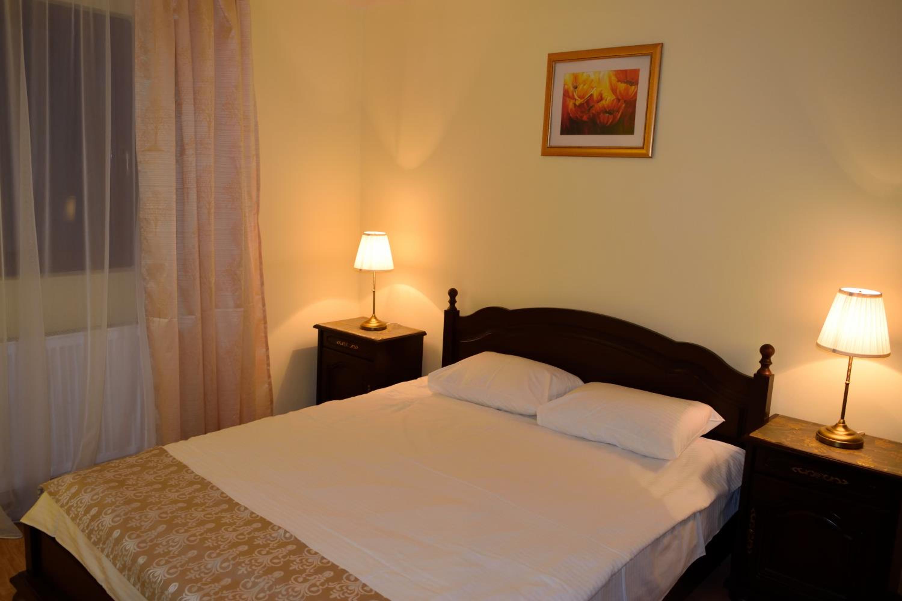 Double Room - Photo 5