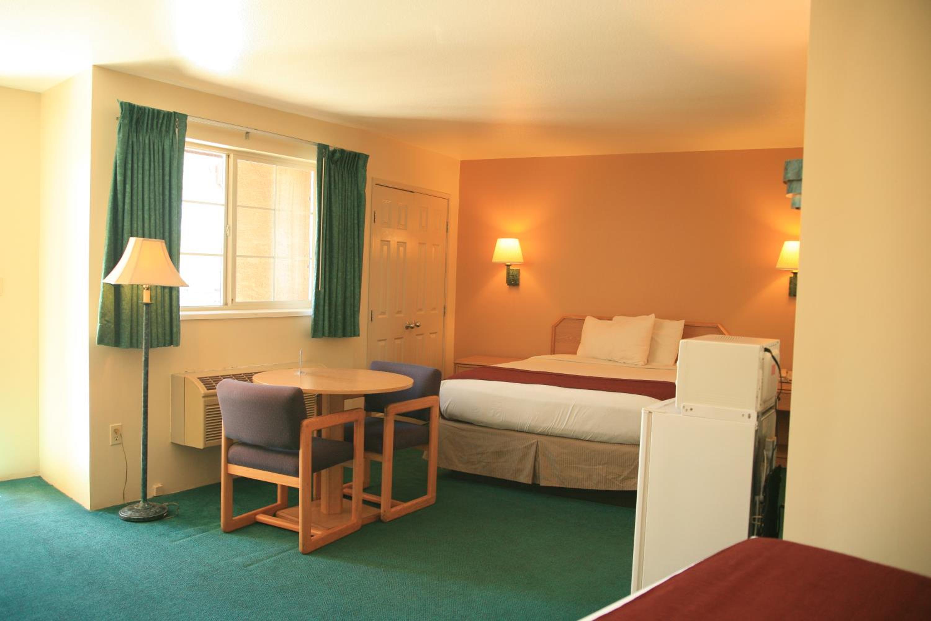 Queen Suite photo 2